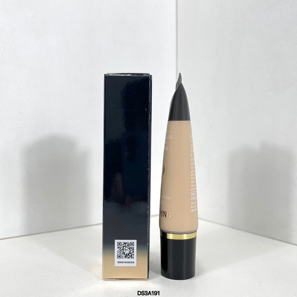 55💰
毛戈平粉底液20ml！色号：801#。干皮/混合皮都给我买！！流动性贼好，不卡粉滋润服帖 遮瑕力持妆力都非常，搭配黑霜yyds跟卡粉起皮saybyebye。