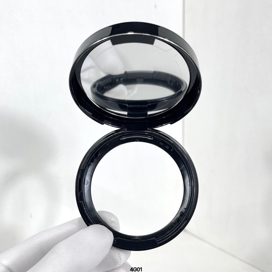 ✨60包
迪奥黑色刺绣气垫13g！色号：0N#，1N#。