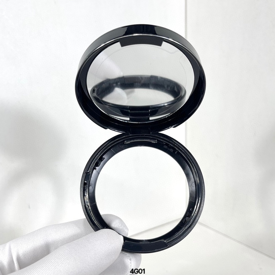 ✨60包
迪奥漆光藤格纹气垫13g！色号：0N#，1N#。