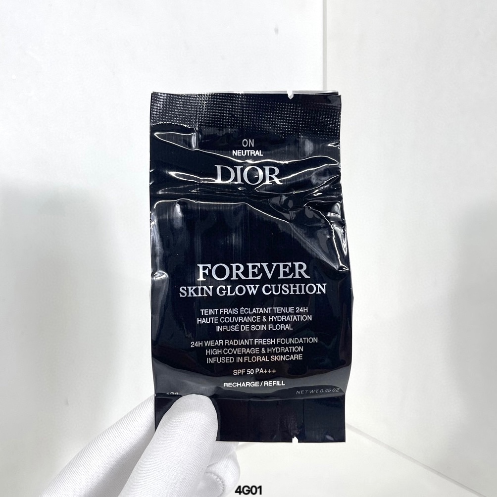 ✨60包
迪奥漆光藤格纹气垫13g！色号：0N#，1N#。