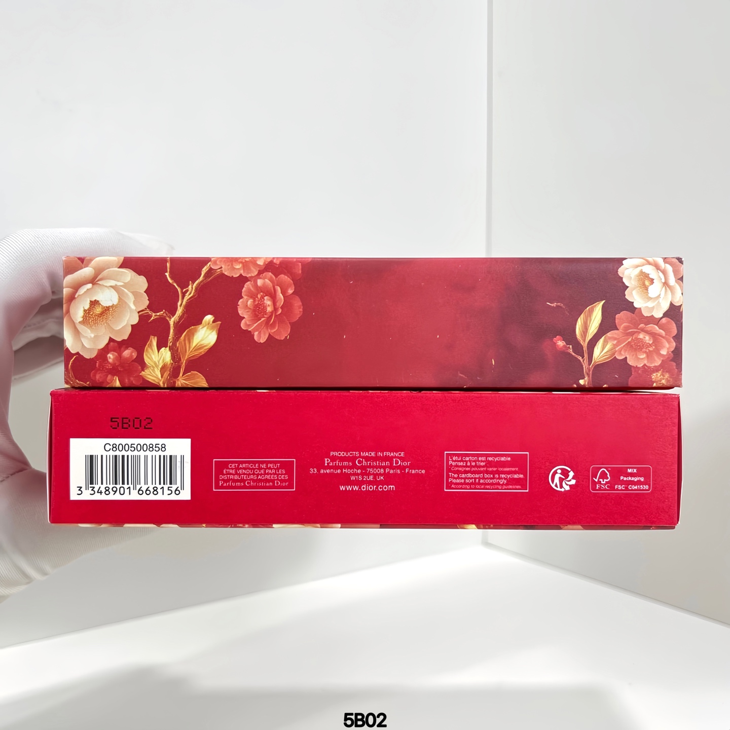 90💰
迪奥红蛇蓝金口红小样五件套！内含：1.5g*5。色号：新丝绒999-新丝绒100-新丝绒840-新丝绒764-新丝绒760。