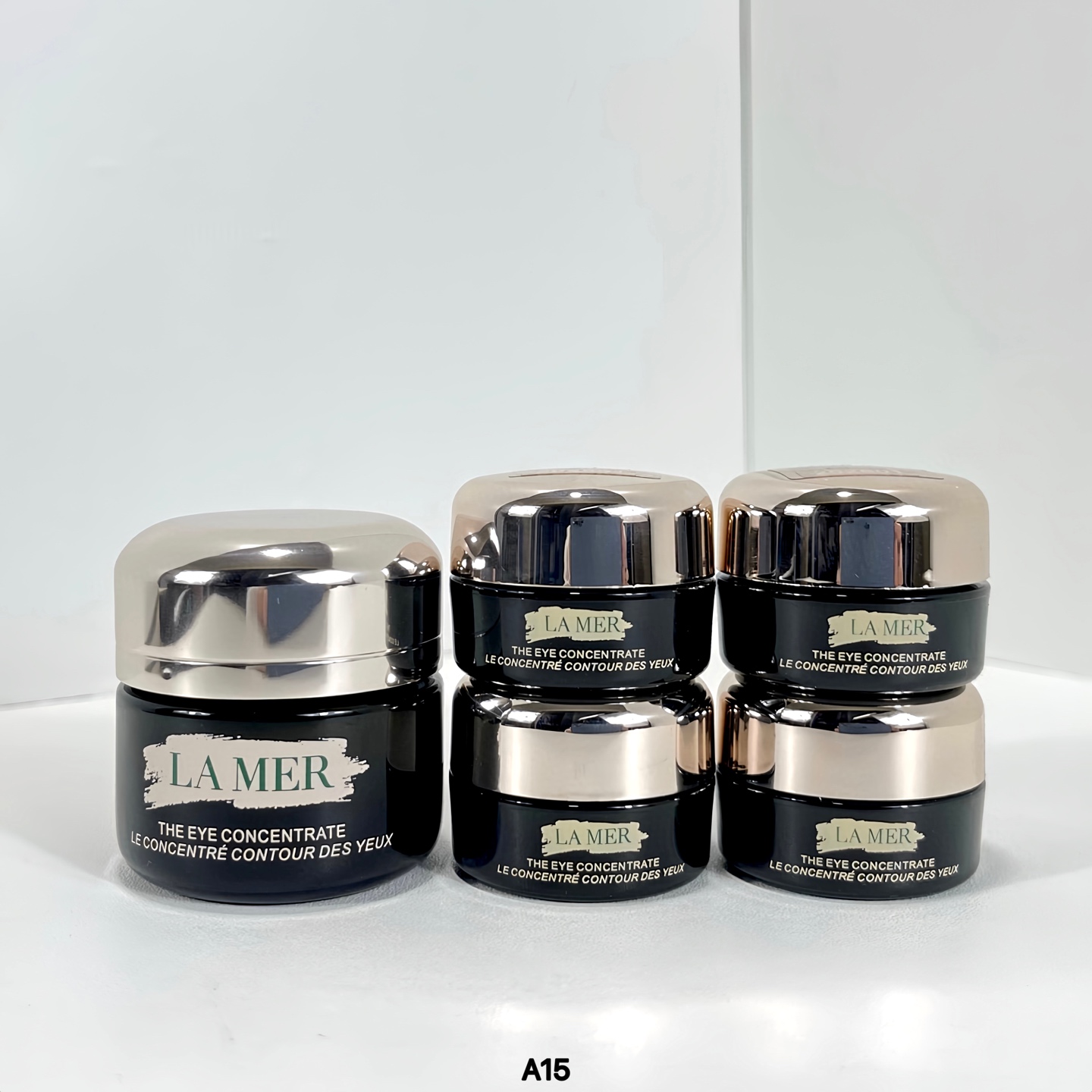 专/130💰
海蓝之谜浓缩眼霜4+1套装！内含：15ml+4*5ml。