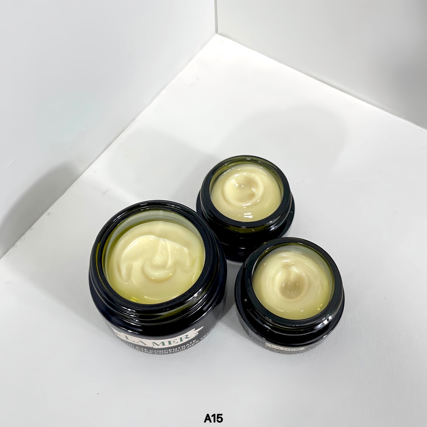 专/130💰
海蓝之谜浓缩眼霜4+1套装！内含：15ml+4*5ml。