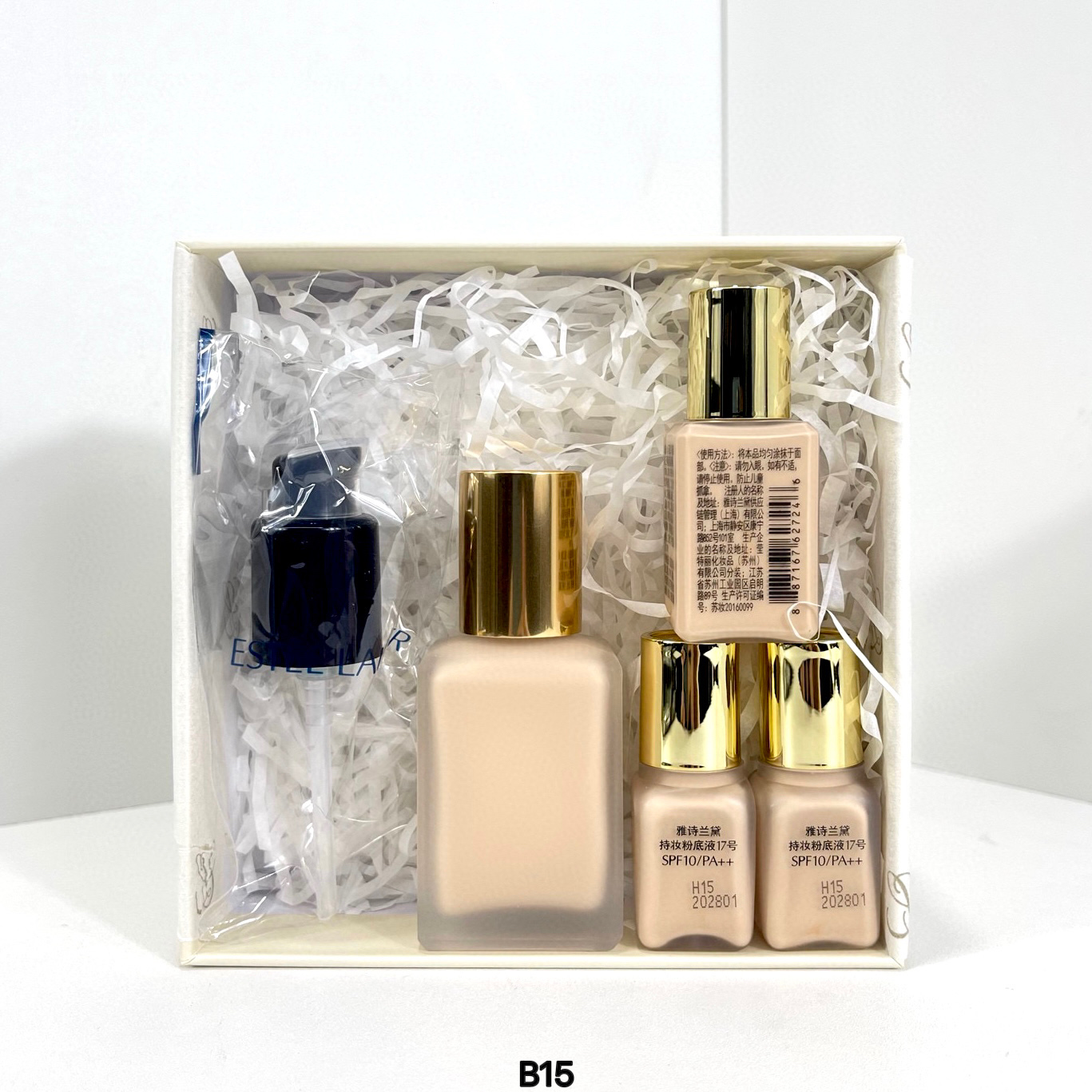 专/105💰
雅诗兰黛DW粉底液3+1套装！内含：30ml+15ml+7ml*2。色号：1w1。