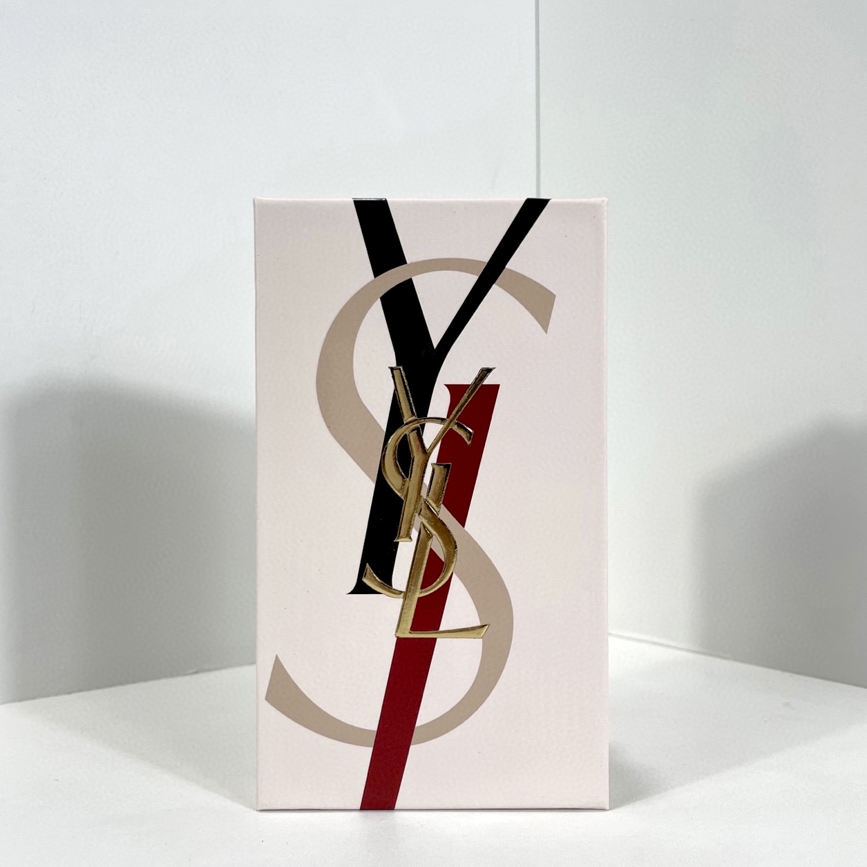 💥80包 💪( 圣罗兰520小黑条口红礼盒 ) 配礼袋❗️圣罗兰520小黑条口红单支礼盒版！ 色号自选：21-28-301-302-305-306-307-308-309-312-313-314-315。