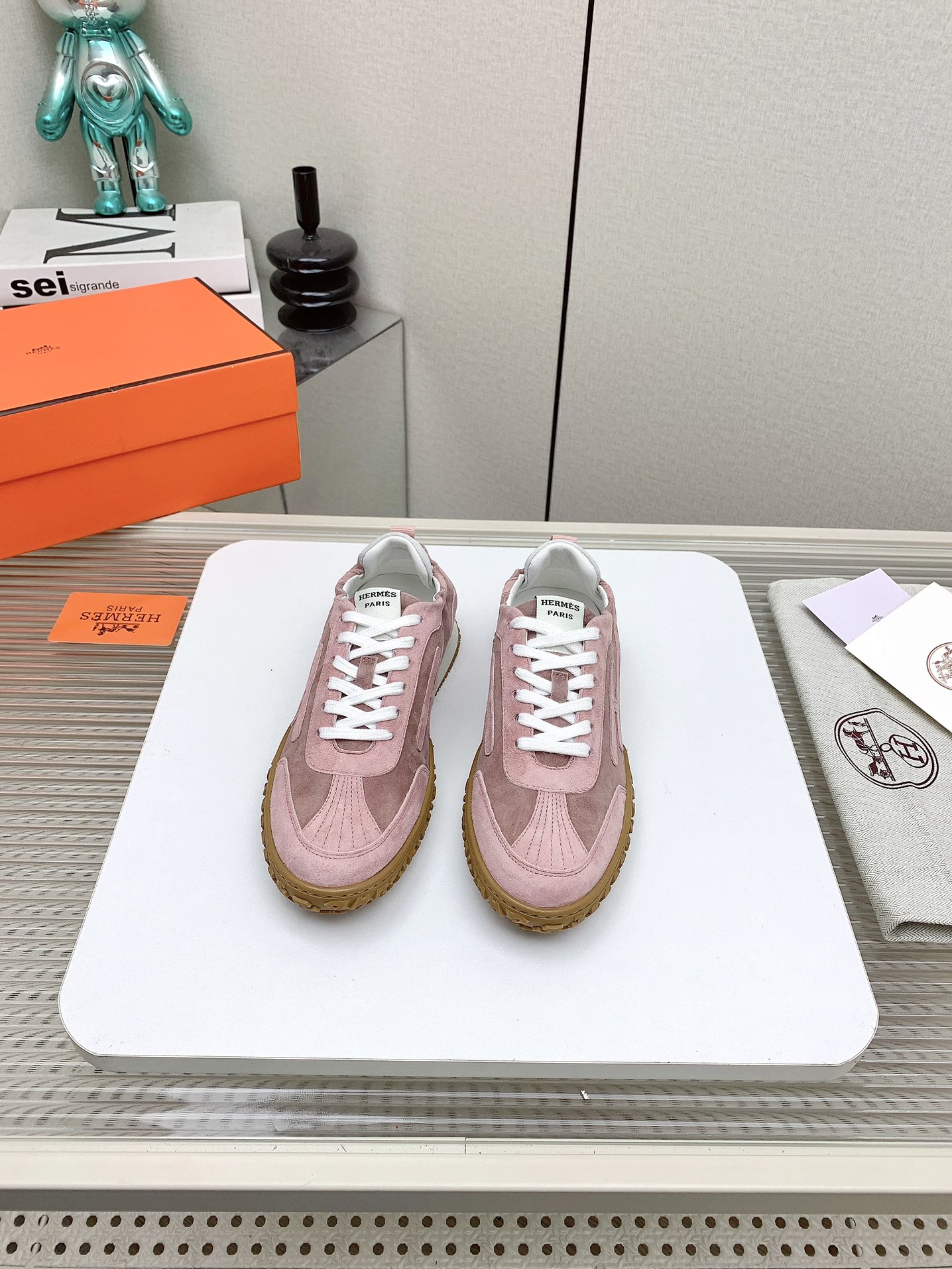 NO:263742,Men's 10 (high-end version) Hermes casual sneakers Suede goatskin sneakers decorative contrast pattern and iconic 