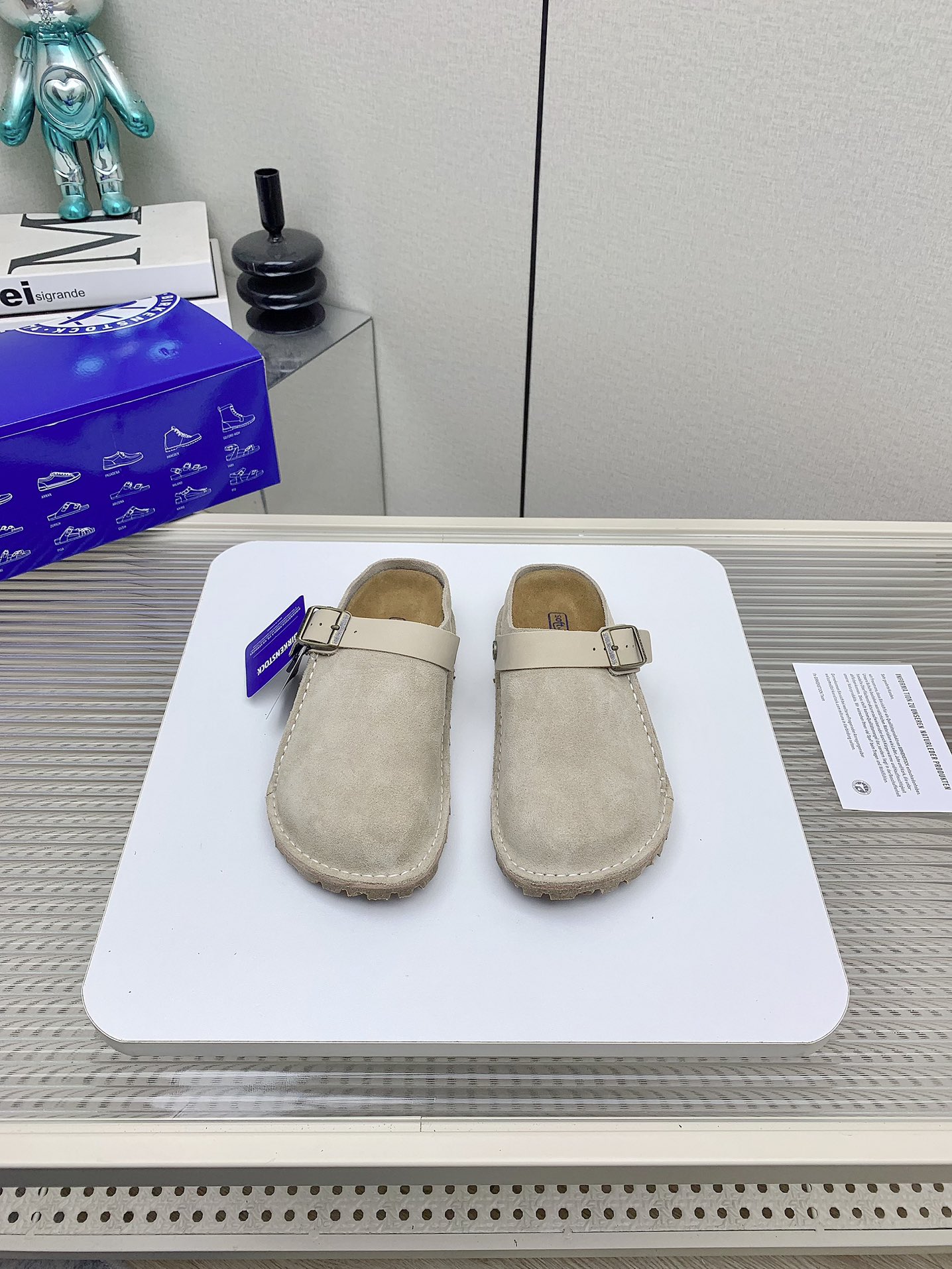 NO:171447,(High version) 25ss German Birkenstock Birken Japan Limited Edition Boston leather bag-toe cork slippers Bokken Beach Single Shoes Vacuum electroplated retro hardware buckle decoration Special packaging!  Upper original cowhide Jing/foot-up cowhide Jing outsole Mukang foam rubber sole/non-slip and wear-resistant Size35-40, semi-torque single shoes, birdstock, slippers, cowhide19860909（高版本） 25ss德国Birkenstock勃肯 日本限定版 我Boston真皮包头软木拖鞋博肯沙滩 单鞋 真空电镀复古五金扣饰 专柜包装！ 鞋面原版牛皮京/垫脚牛皮京 大底木康发泡橡胶底/防滑耐磨 Size35-40,半拖单鞋,birkenstock,slippers,cowhide,Women's Shoes