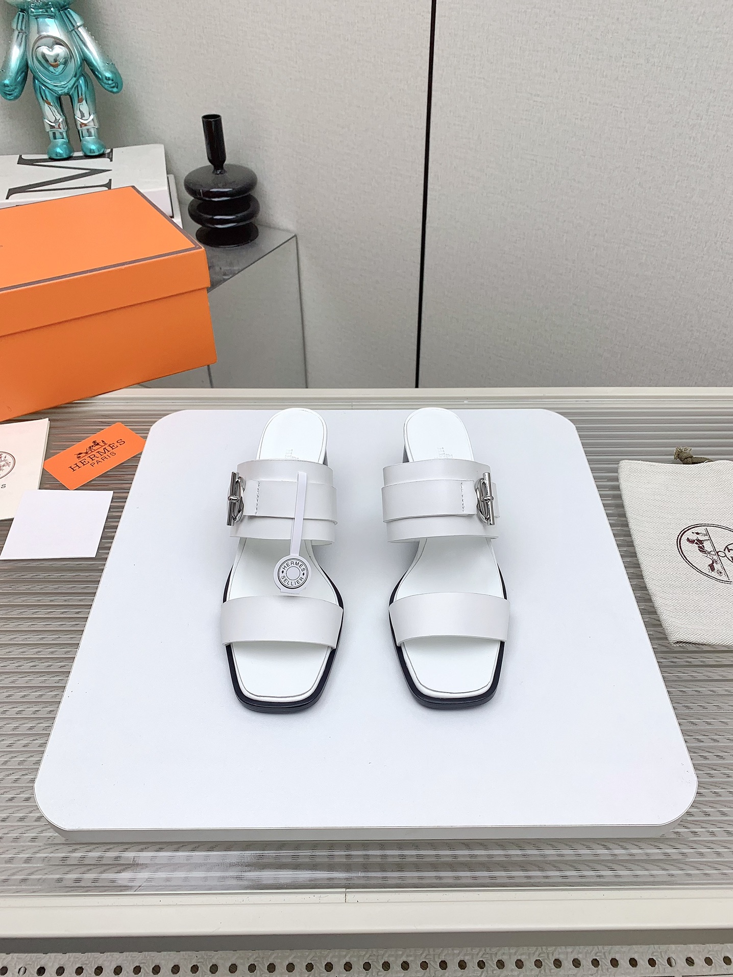 NO:164311,(High version) 2025 Hermes counter Spring and summer new Izzy sandals, handmade by experienced craftsmen, high-end manufacturing and restore authentic 2025SS calfskin high heel sandals, classic 