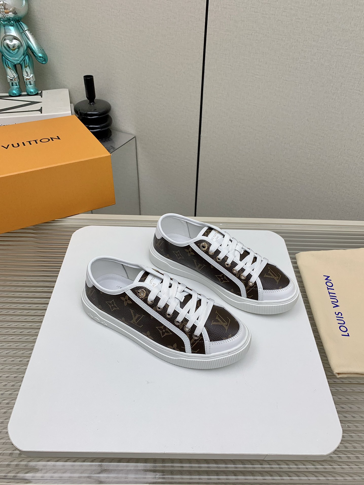 NO:259913,(High version) louis vuitt…on ss25new arrival～L 2025 spring and summer new runaway sneakers original purchase, disassembled copy, the counter is super hot, the visual is more coordinated, and the foot feel is lighter!  size 35-40.41 custom size, casual shoes/sports shoes, louis vuitton, sneakers19860909（高版本）  louis vuitt…on ss25new arrival～ L 2025春夏 new runaway 运动鞋 原版购入,拆卸copy,专柜超火 视觉更协调,脚感更轻盈！ size 35-40.41定制码,休闲鞋/运动鞋,louis vuitton,sneakers,Women's Shoes