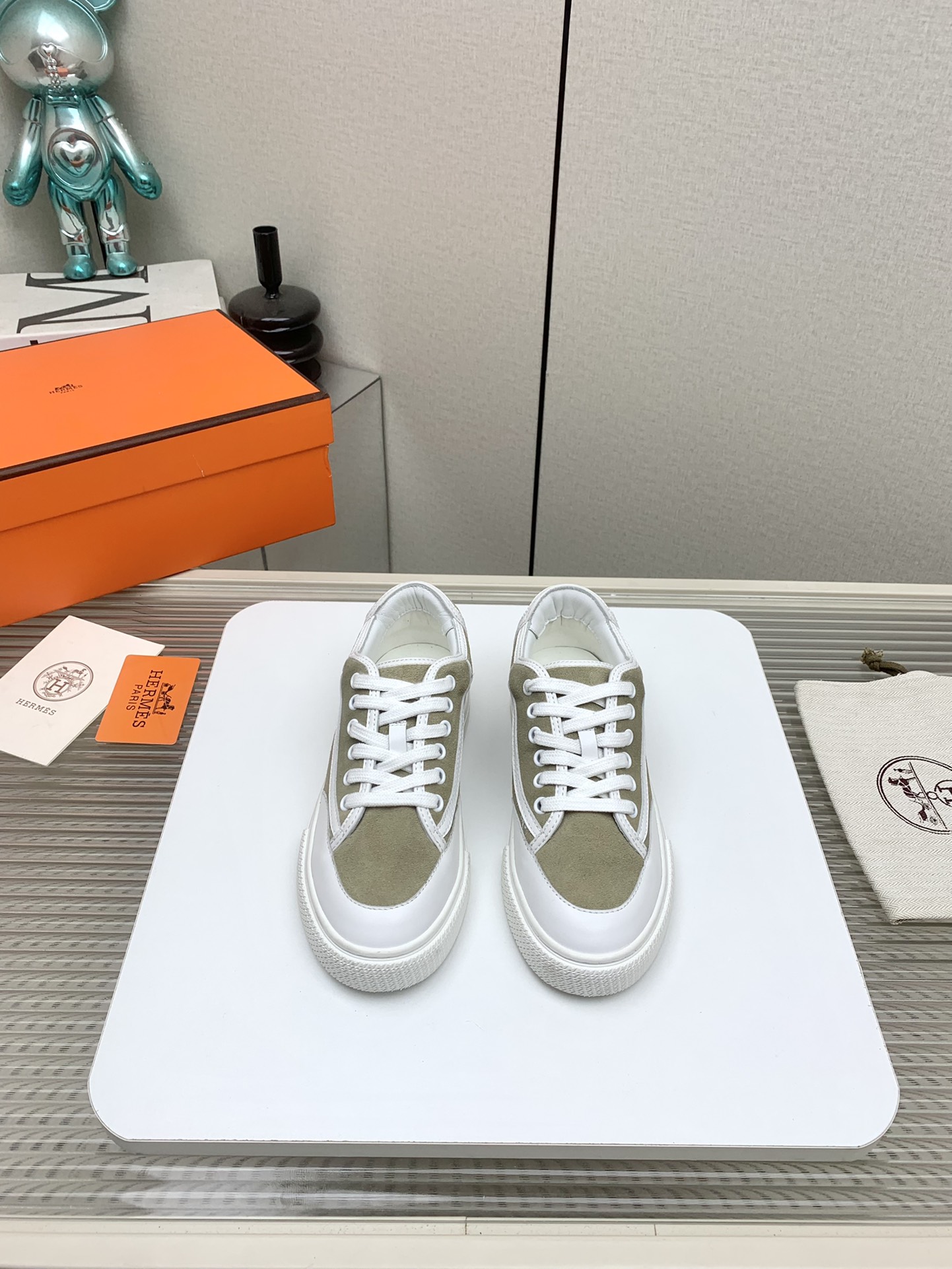 NO:263724,Women's size 10 (high-end version) Hermes Hermes deep series couples' white shoes casual skateboard shoes Fashion graphic design Create a retro style Upper cowhide material inner sheepskin outsole tpu outsole size 35-45, casual shoes/sports shoes, hermes, hermes, sneakers, cowhide, sheepskin19860909女码男10（高版本）  Hermes 爱马仕deep系列情侣款小白鞋休闲滑板鞋 时尚的图形设计 打造复古风格 鞋面牛皮材质 内里羊皮里 大底tpu大底 码数35-45,休闲鞋/运动鞋,hermes,hermes,sneakers,cowhide,sheepskin,Women's Shoes