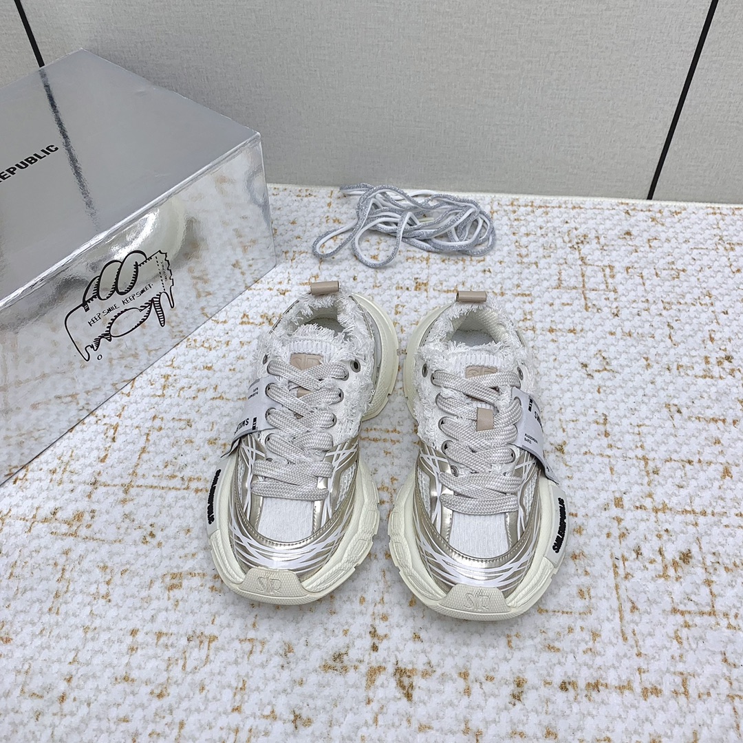 Smile Republic: Men’s Leisure Shoes Collection with Unique Designs and Sizes - 图片 2