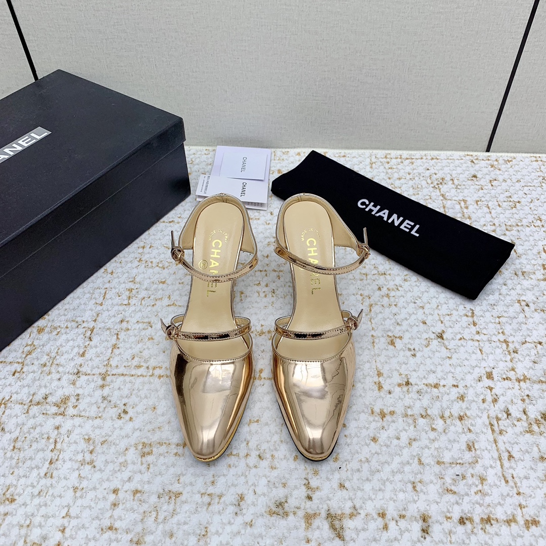 NO:263028,19860909（高版本） 小香家25ss 最新款坡跟拖鞋 意大利正品包装 打造透明水晶坡跟拖鞋 多色选！ 鞋面进口小羊皮 内里进口小羊皮 鞋底意大利真皮底 Size34-41（34.40.41订做不退换,凉鞋单鞋,chanel,sandals,slippers,sheepskin,Women's Shoes