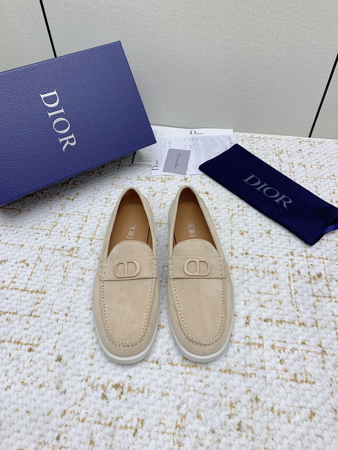 NO:382075,(High version) Dior Dior 25 spring and summer new style casual leather shoes new styles for counters synchronized exquisite hand-stitching workmanship details comparable to those for counters Original rubber outsole Water-dyed cowhide inner rare anti-odor size 39–46 (customized for 45-46), loafers, dior, dior, loafers, cowhide19860909（高版本） 迪奥dior25春夏新款 休闲皮鞋 专柜新款同步 精致手工缝线 做工细节堪比专柜 原版橡胶大底 水染牛皮内里 稀罕防臭 码数39–46（45-46定做）,乐福鞋,dior,dior,loafers,cowhide,Women's Shoes