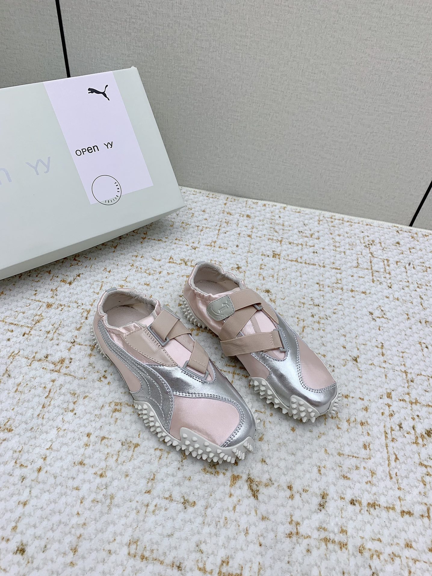 PUMA Mostro Power & Grace: High-tech Spring Shoes for Comfort and Style - 图片 2