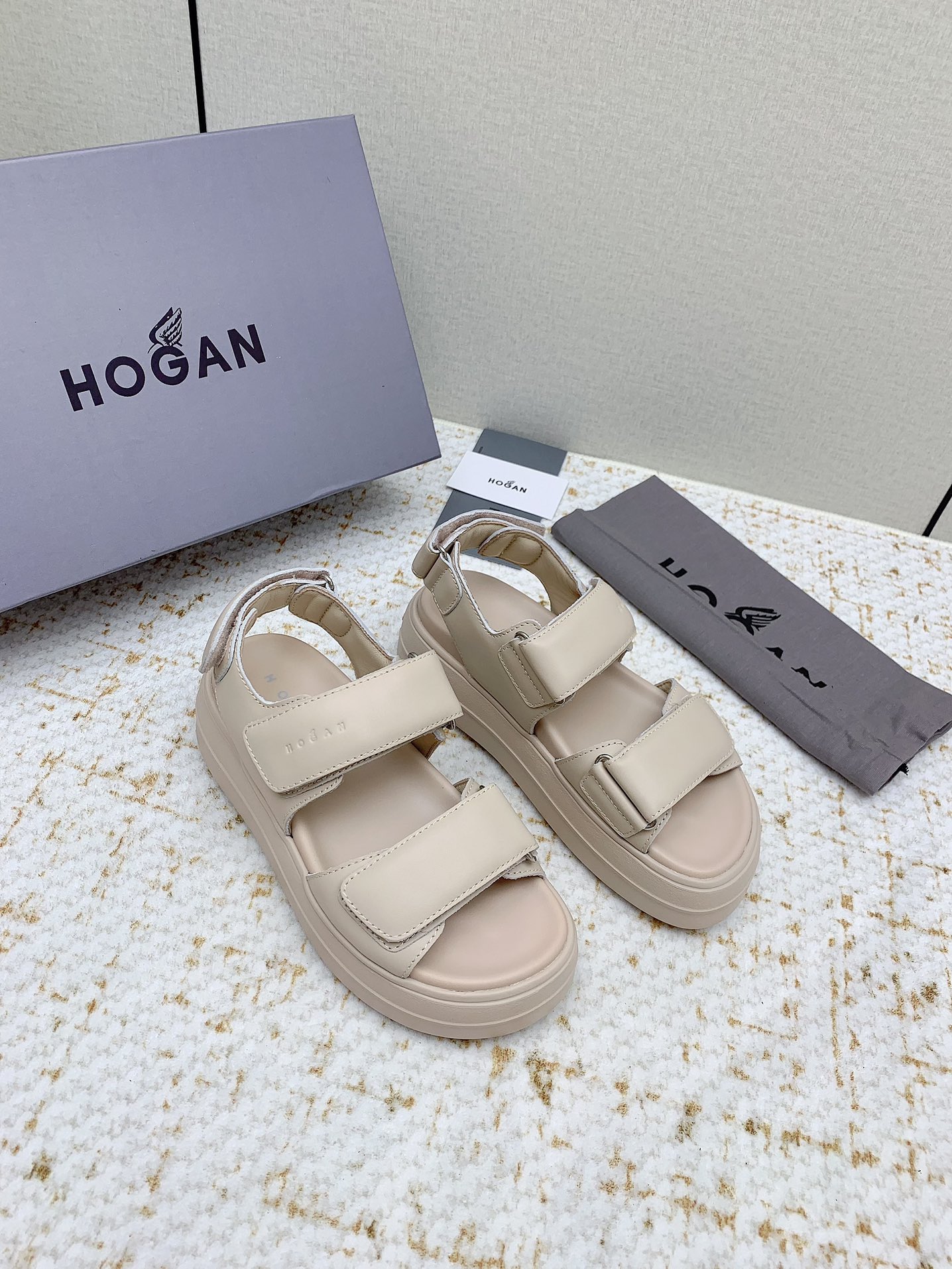 High-End Hogan Recreational Shoes: Custom Soft Skins, Luminous Details, Ultimate Comfort - 图片 2