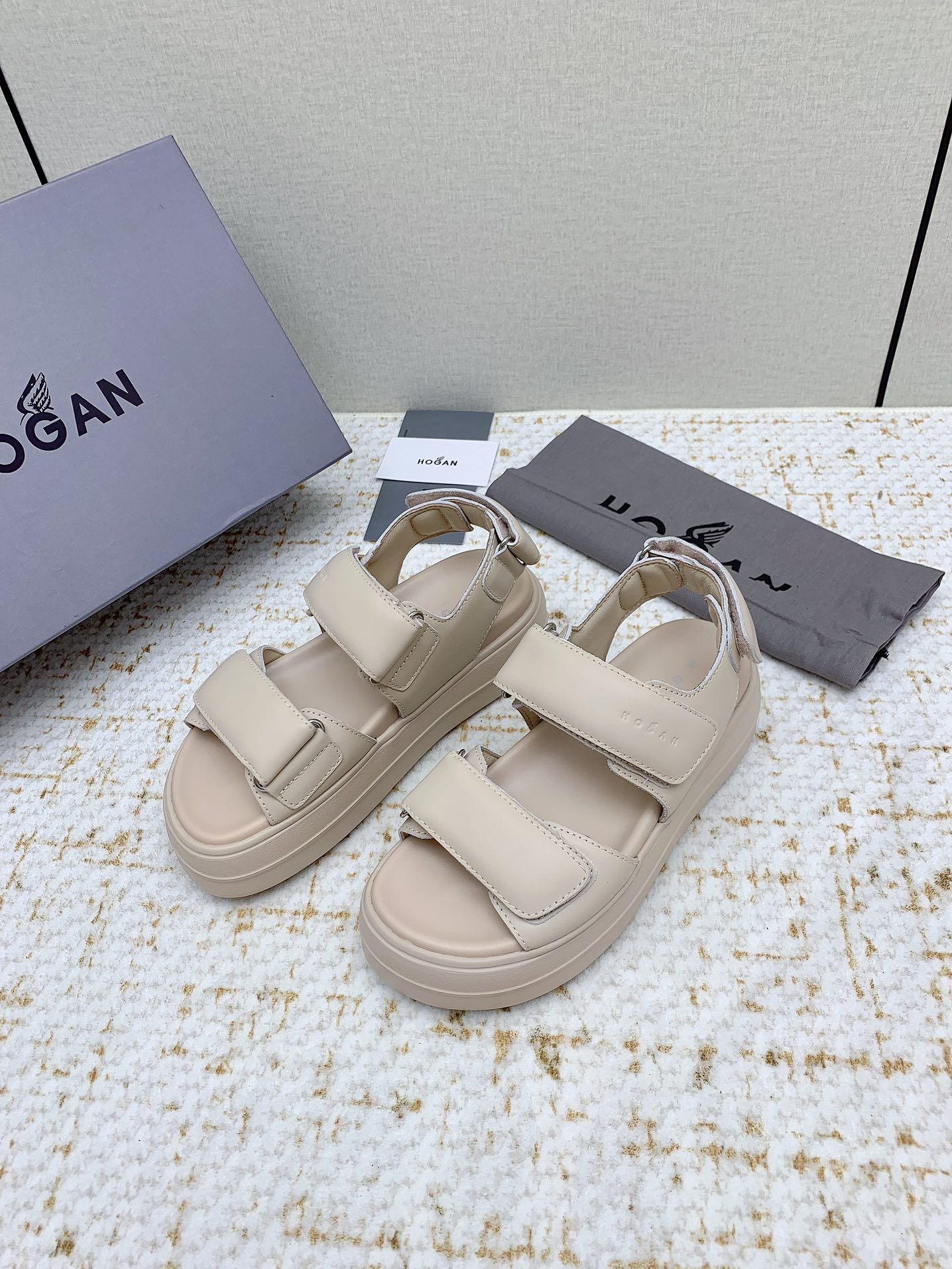 High-End Hogan Recreational Shoes: Custom Soft Skins, Luminous Details, Ultimate Comfort - 图片 3
