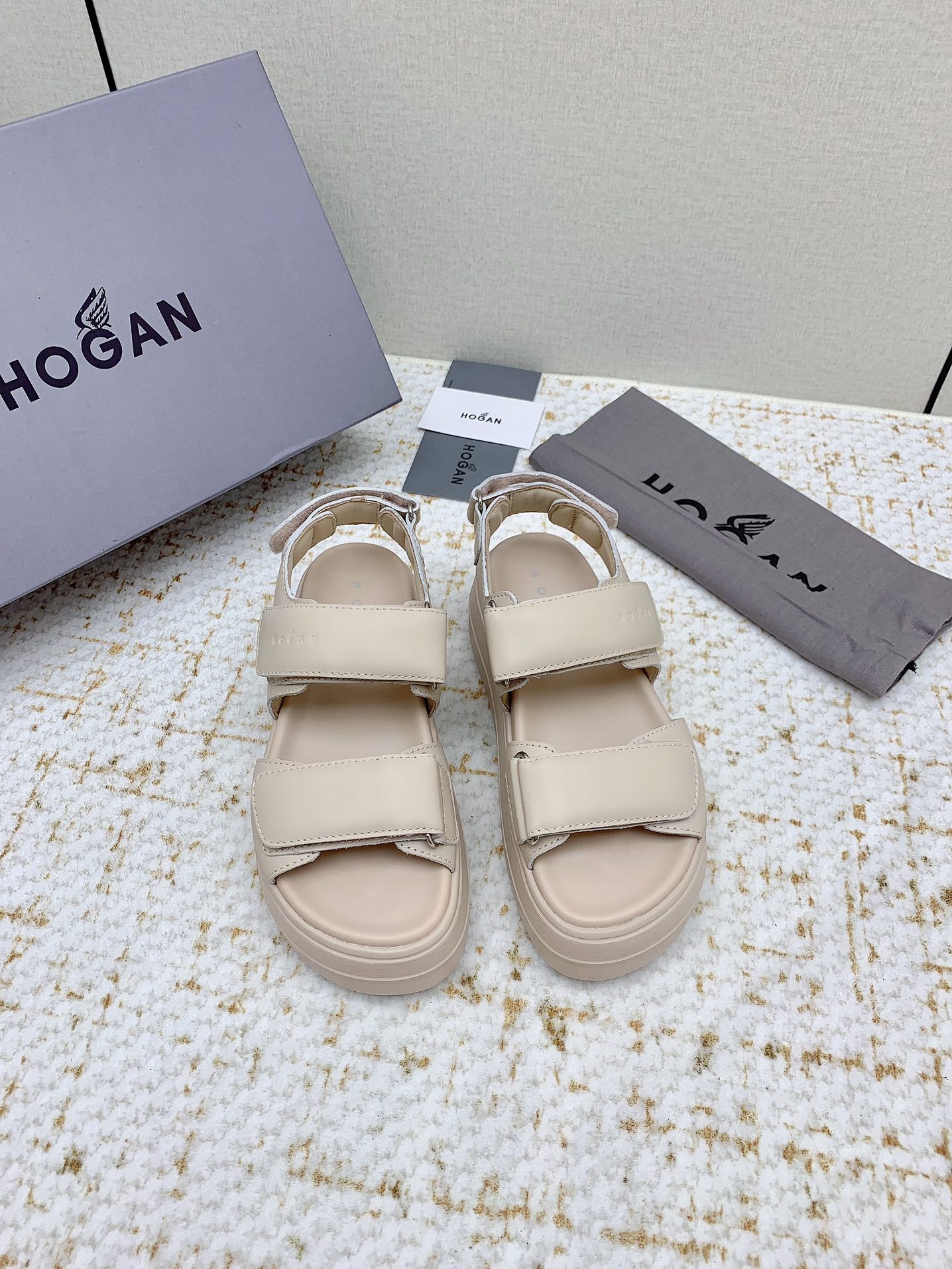 High-End Hogan Recreational Shoes: Custom Soft Skins, Luminous Details, Ultimate Comfort