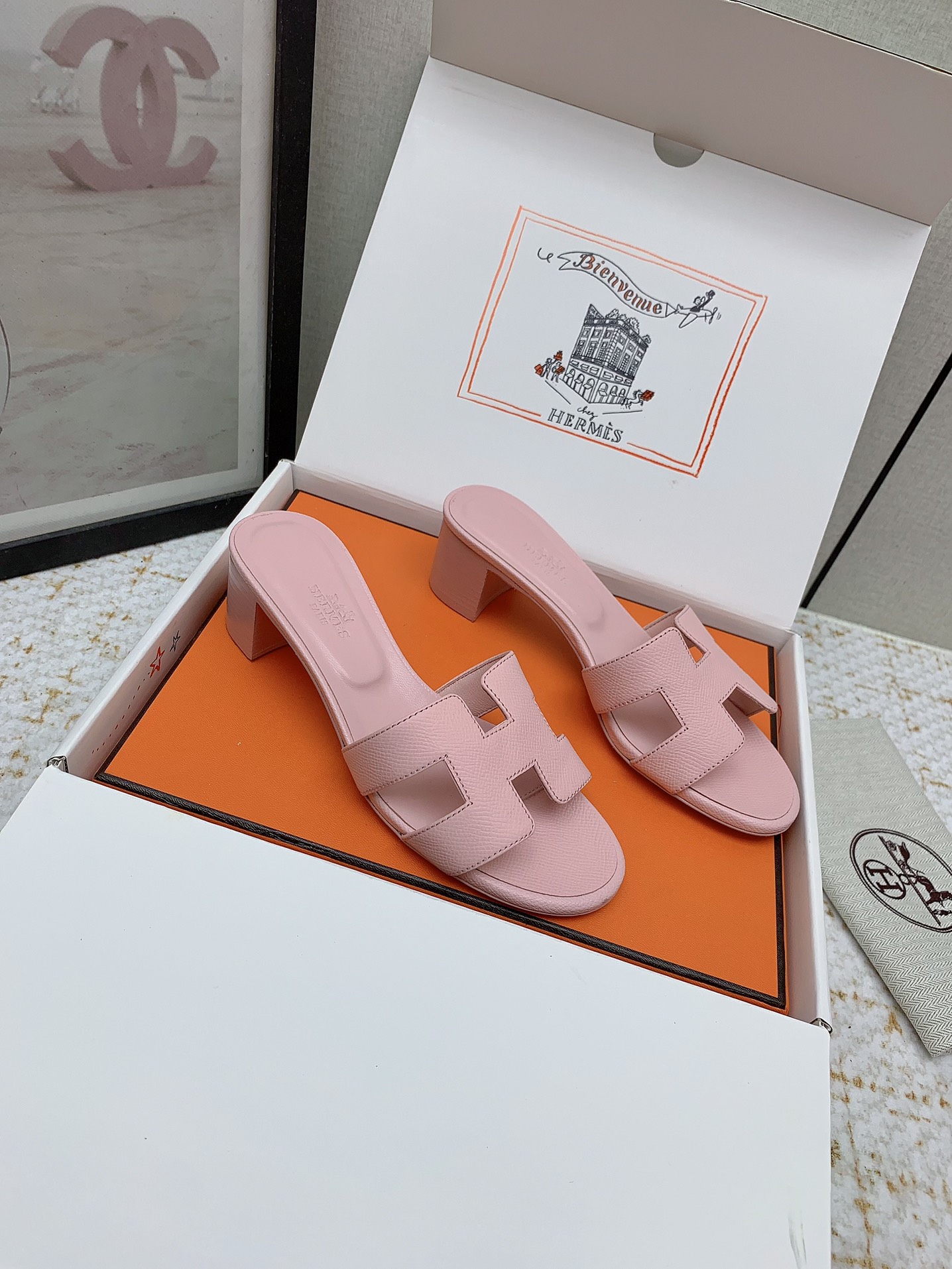 Hermès Oasis Sandal - Iconic Design, Luxurious Leather, Comfortable 5cm Heel 2 i1750229987 3268 1