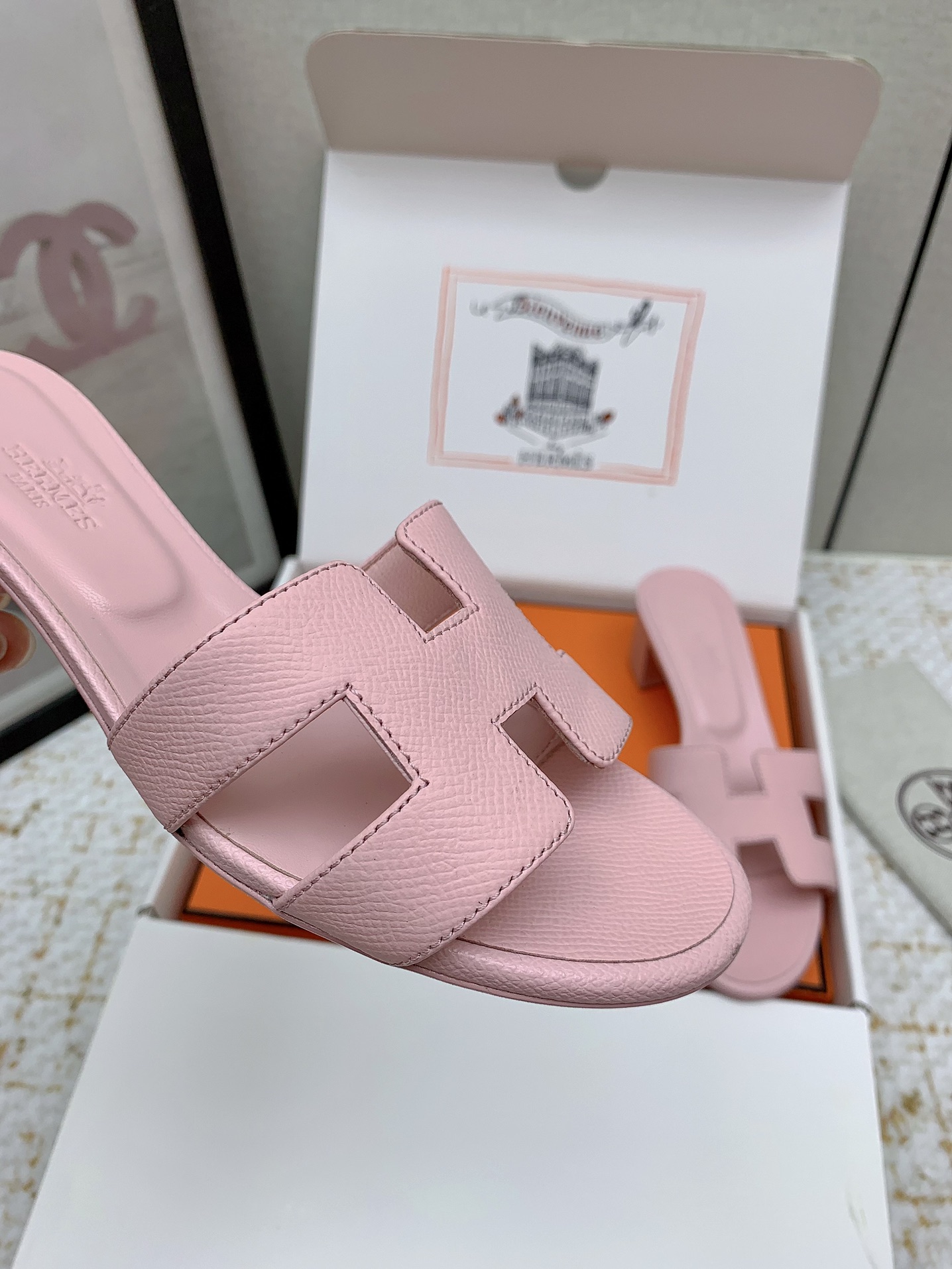 Hermès Oasis Sandal - Iconic Design, Luxurious Leather, Comfortable 5cm Heel 10 i1750229987 5632 6