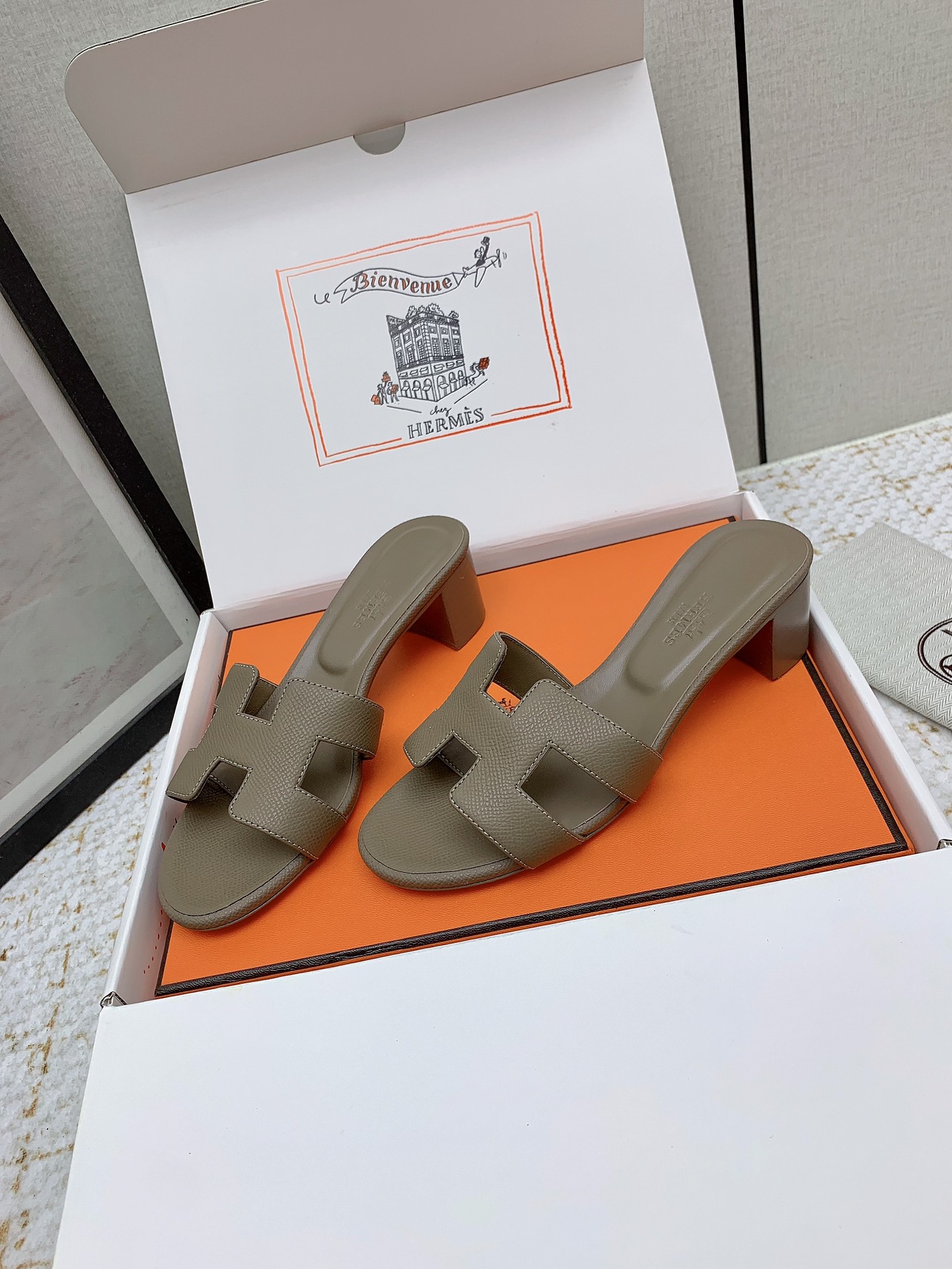 Hermes Oasis Heel Sandals Women's Leather H-Strap Slides, Various Colors Available 4 i1750230042 2023 0