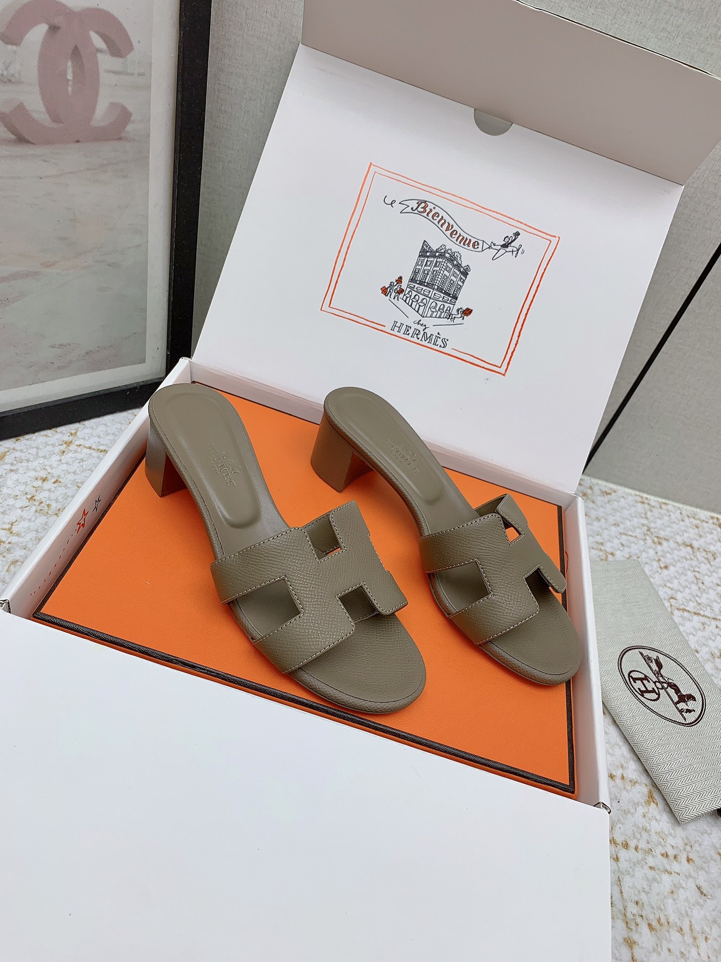 Hermes Oasis Heel Sandals Women's Leather H-Strap Slides, Various Colors Available 2 i1750230043 1114 3