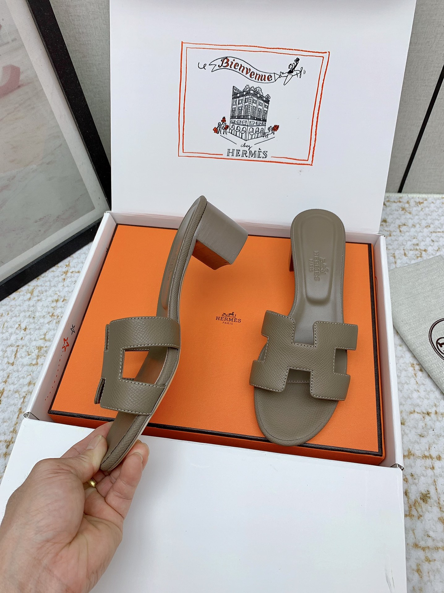 Hermes Oasis Heel Sandals Women's Leather H-Strap Slides, Various Colors Available 5 i1750230043 4937 2