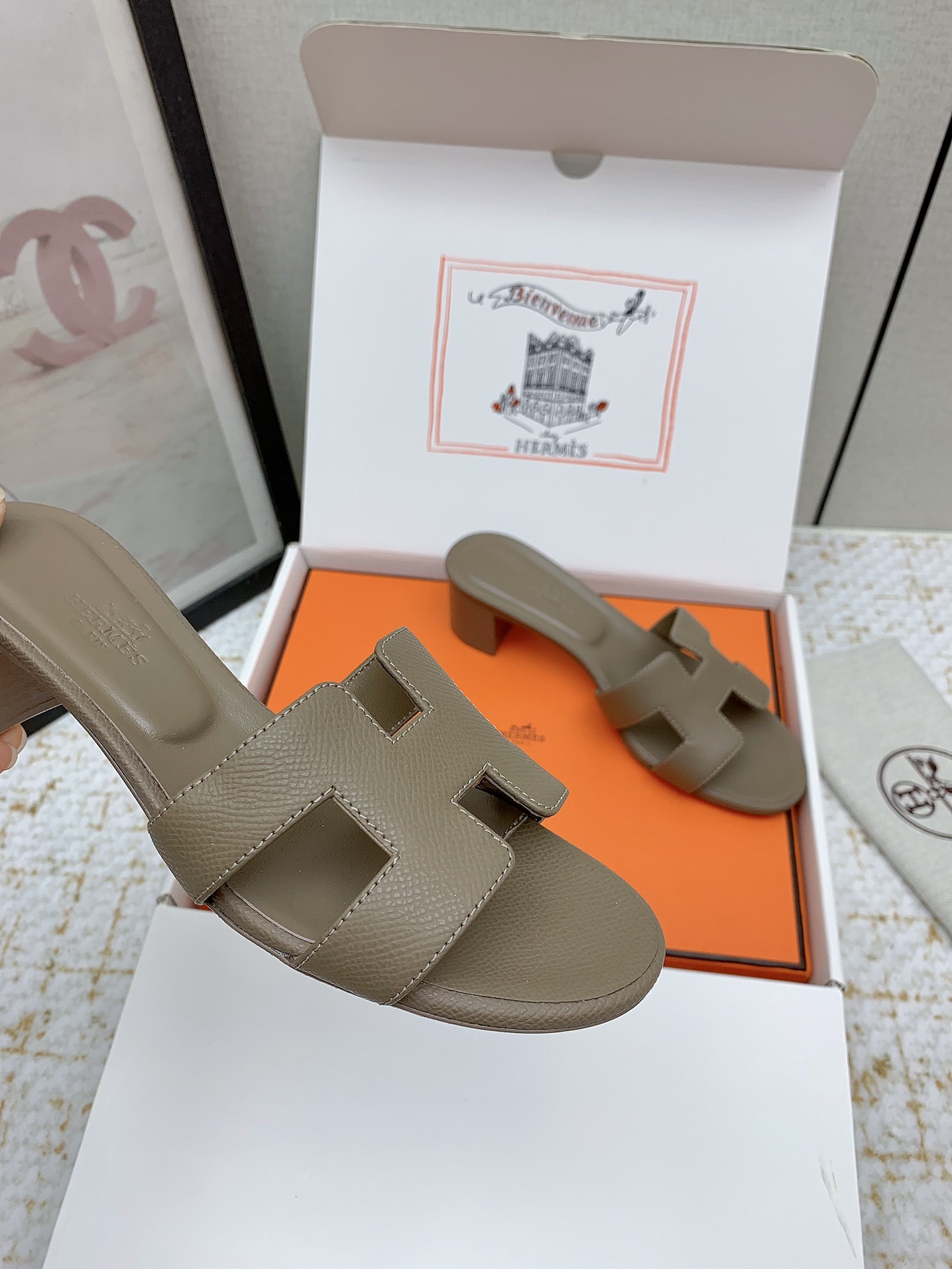 Hermes Oasis Heel Sandals Women's Leather H-Strap Slides, Various Colors Available 10 i1750230043 9510 6