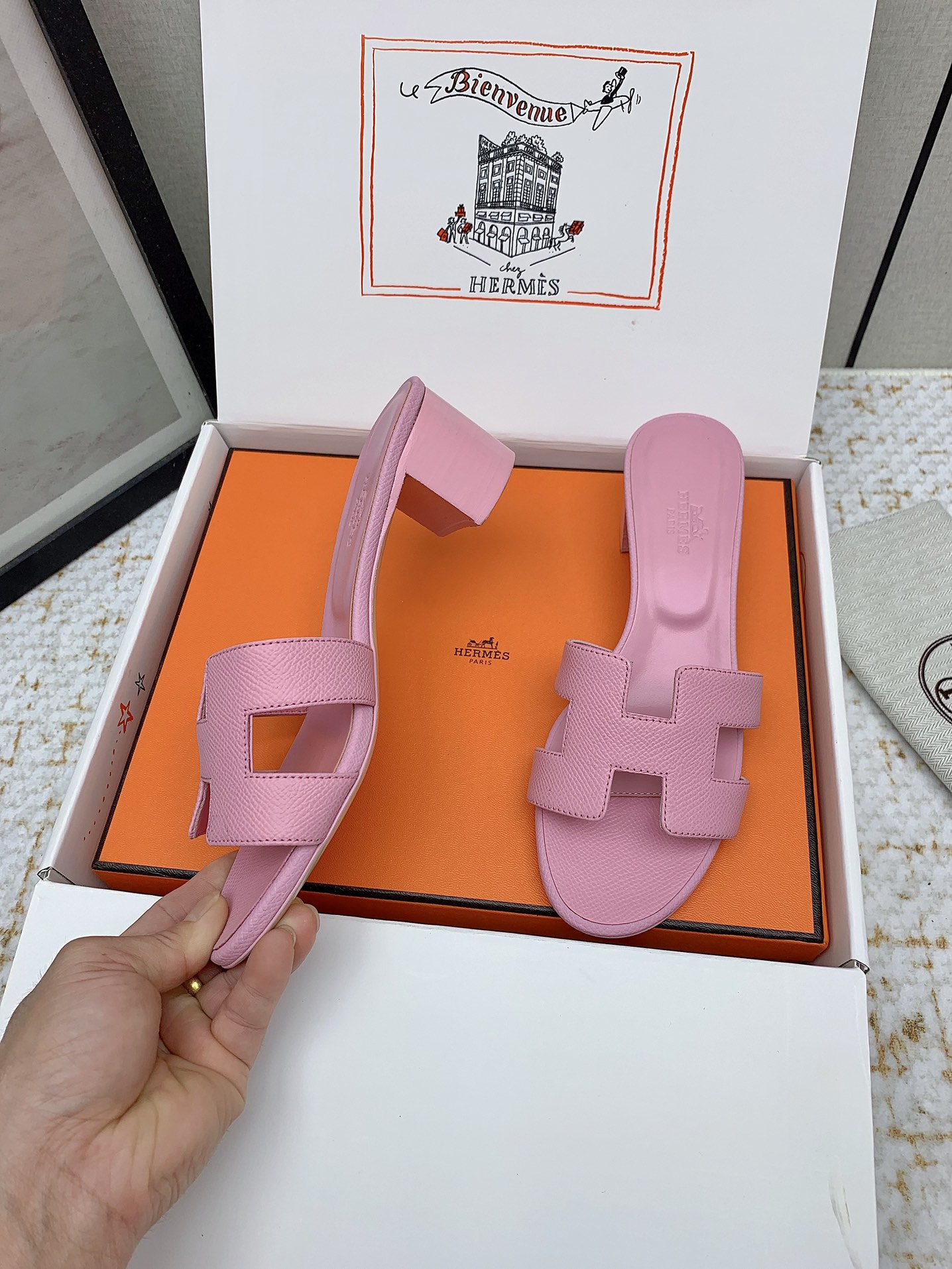 Hermès Oasis Heeled Sandals - Iconic 'H' Design, Premium Leather, Pink 4 i1750230338 5532 8