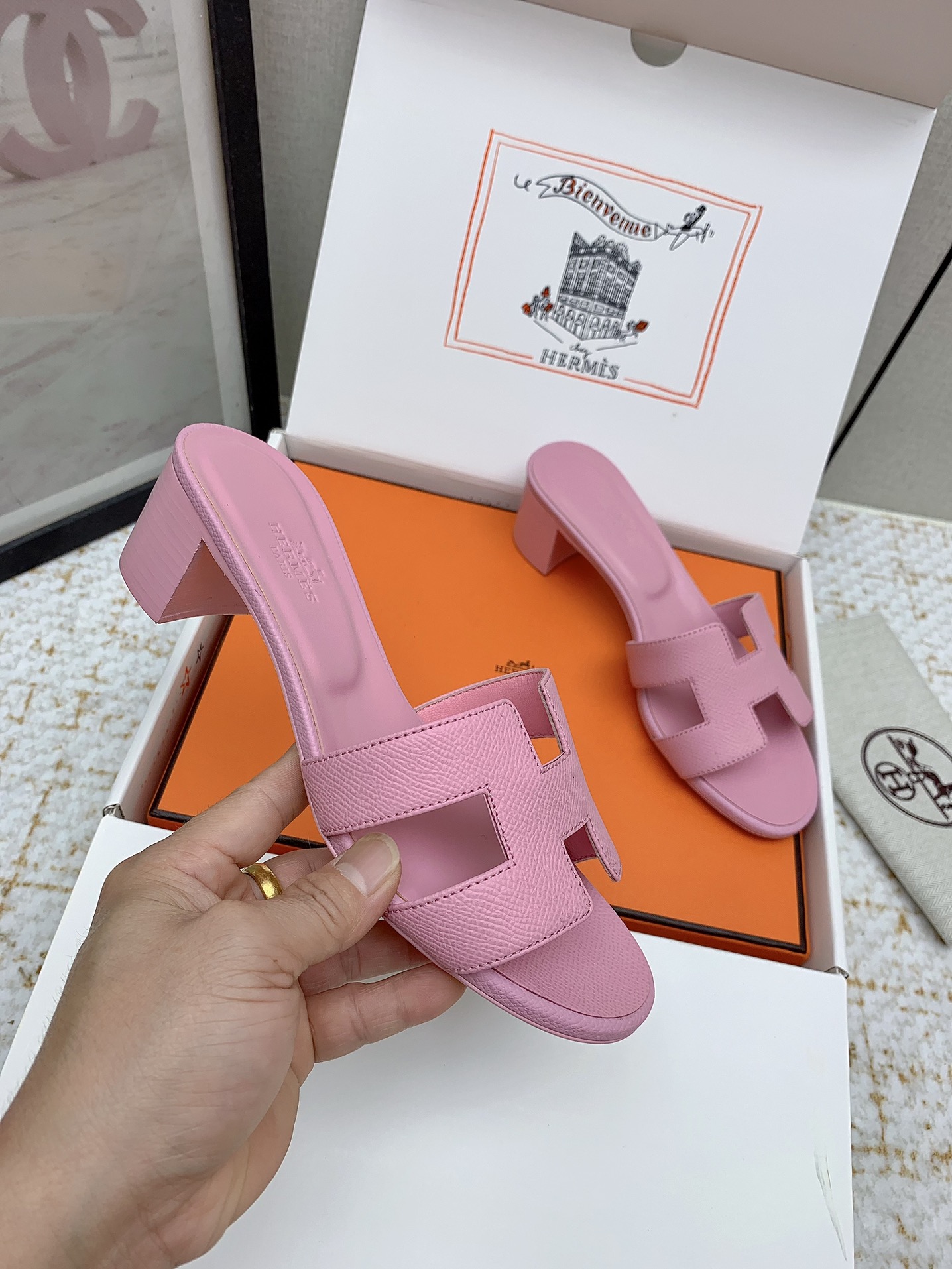 Hermès Oasis Heeled Sandals - Iconic 'H' Design, Premium Leather, Pink 5 i1750230338 8341 1