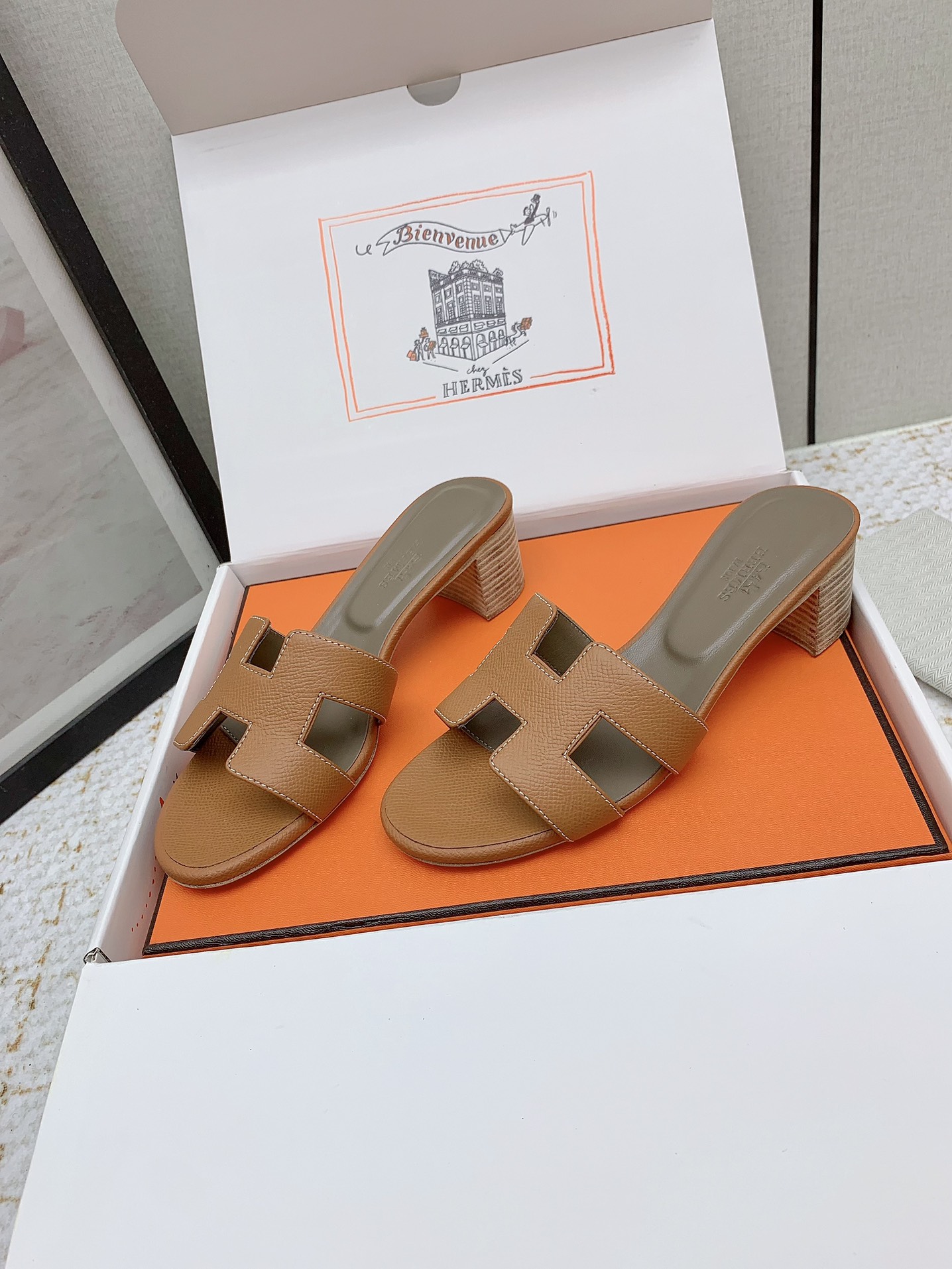 Hermes Oasis Heeled Sandals - Classic 'H' Design, Premium Leather Slides 4 i1750231046 6284 0