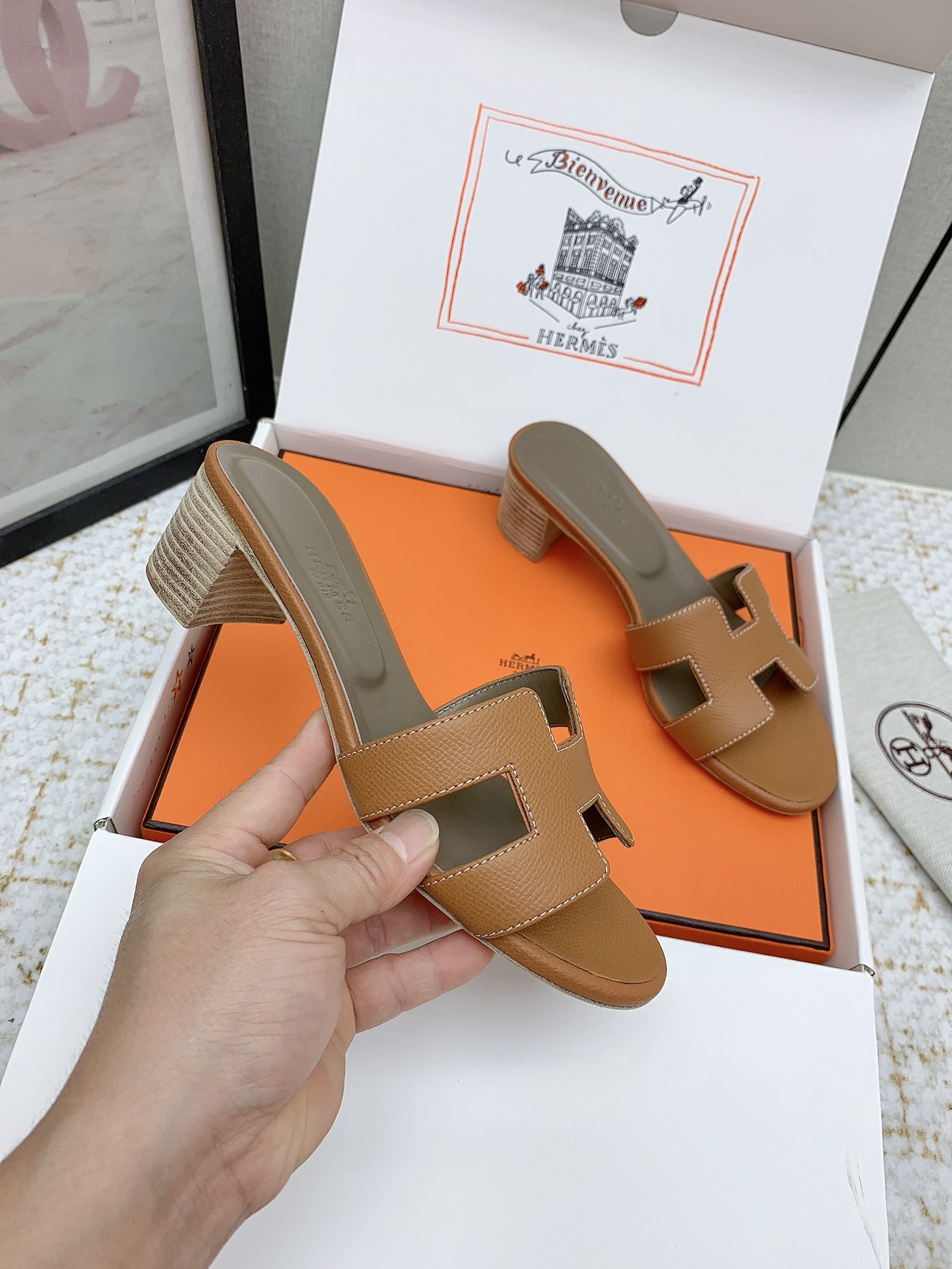 Hermes Oasis Heeled Sandals - Classic 'H' Design, Premium Leather Slides 6 i1750231047 8744 6