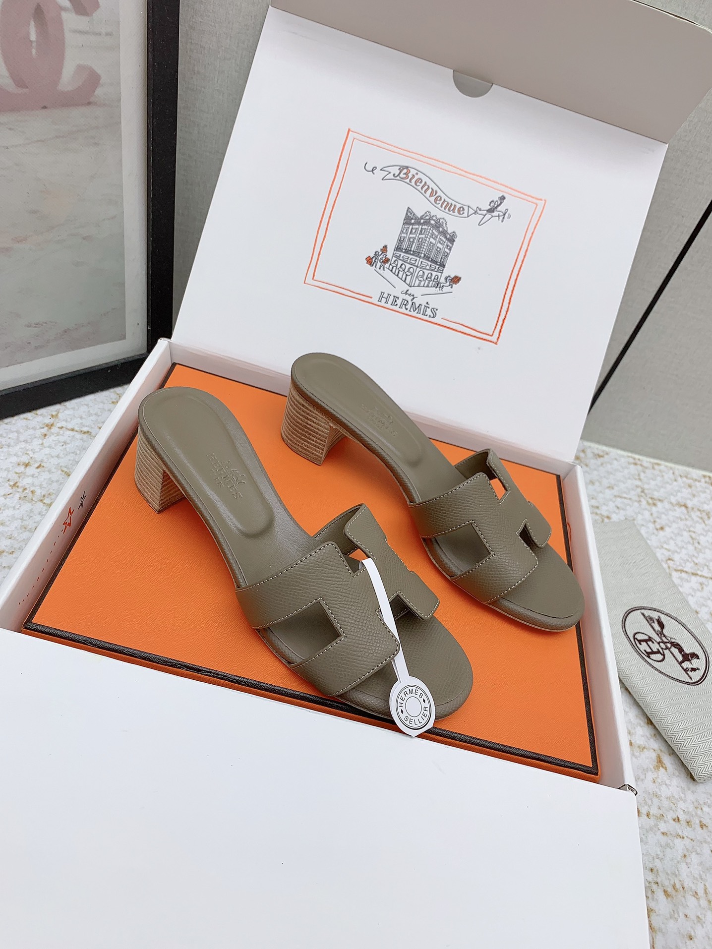 Hermes Oasis Leather Heeled Sandals - Stylish & Comfortable Women's Slides 1 i1750231117 7261 8