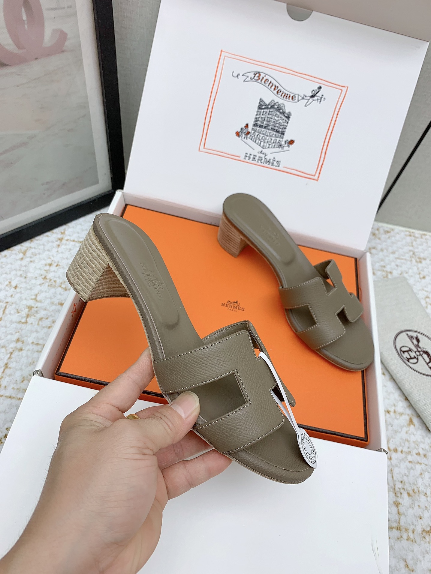 Hermes Oasis Leather Heeled Sandals - Stylish & Comfortable Women's Slides 5 i1750231117 7889 7