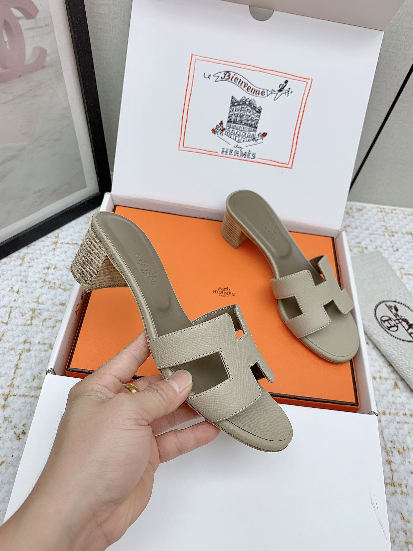 Hermes Oasis Sandal: Heeled Leather Slides with Signature 'H' Cutout 5 i1750231140 9227 0
