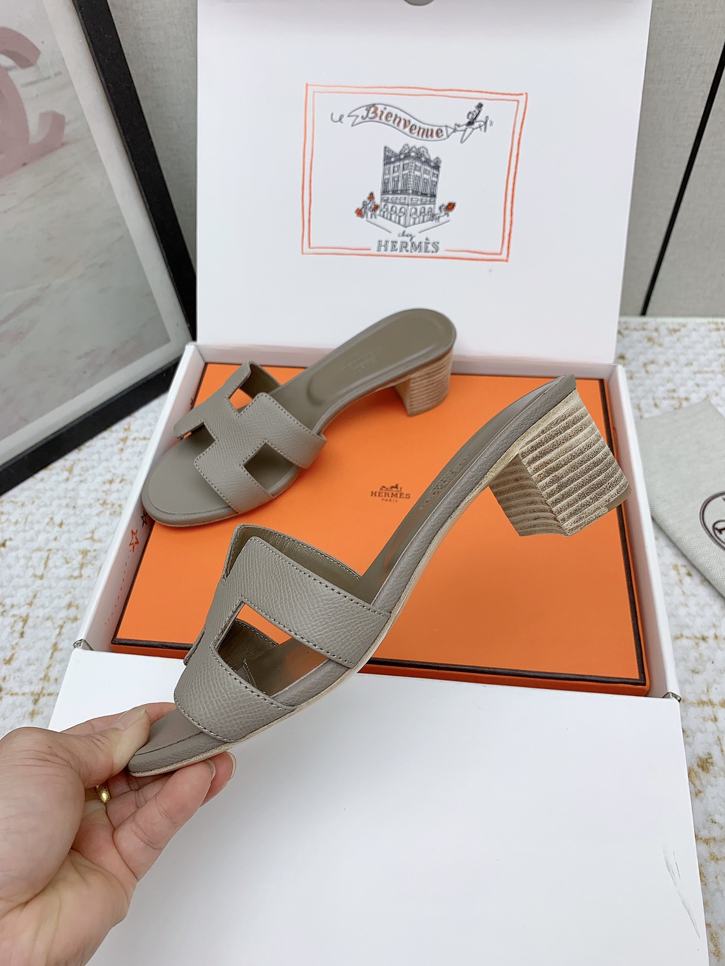 Hermès Women's Oasis H-Strap Leather Heeled Sandals Slides Mules 8 i1750231168 7737 4