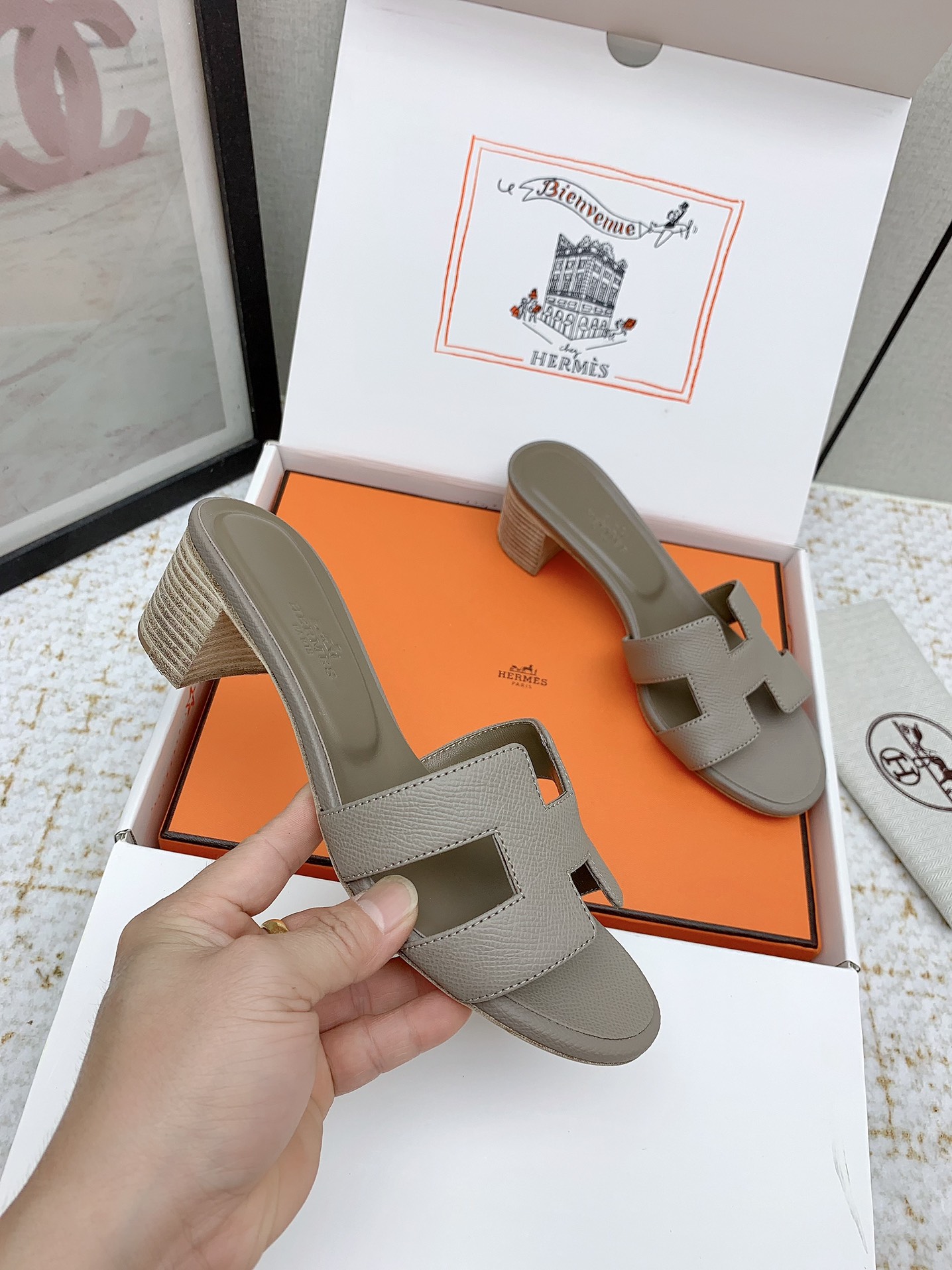 Hermès Women's Oasis H-Strap Leather Heeled Sandals Slides Mules 5 i1750231169 7289 7
