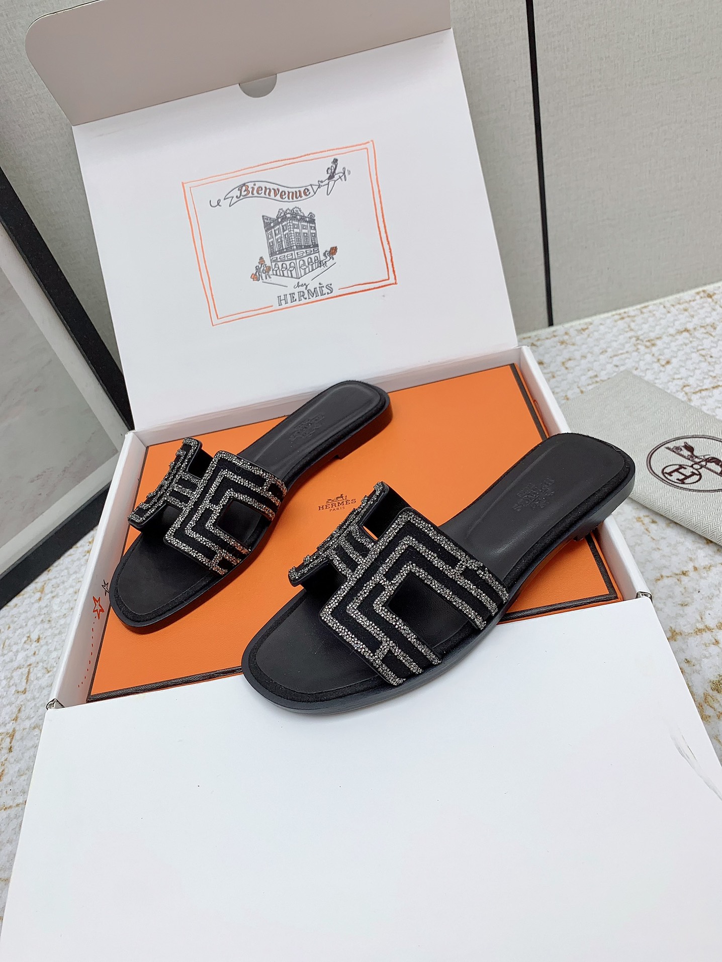 Hermès Oran Sandal - Iconic Style, Luxurious Comfort, Various Sizes Available 8 i1750231546 2711 2