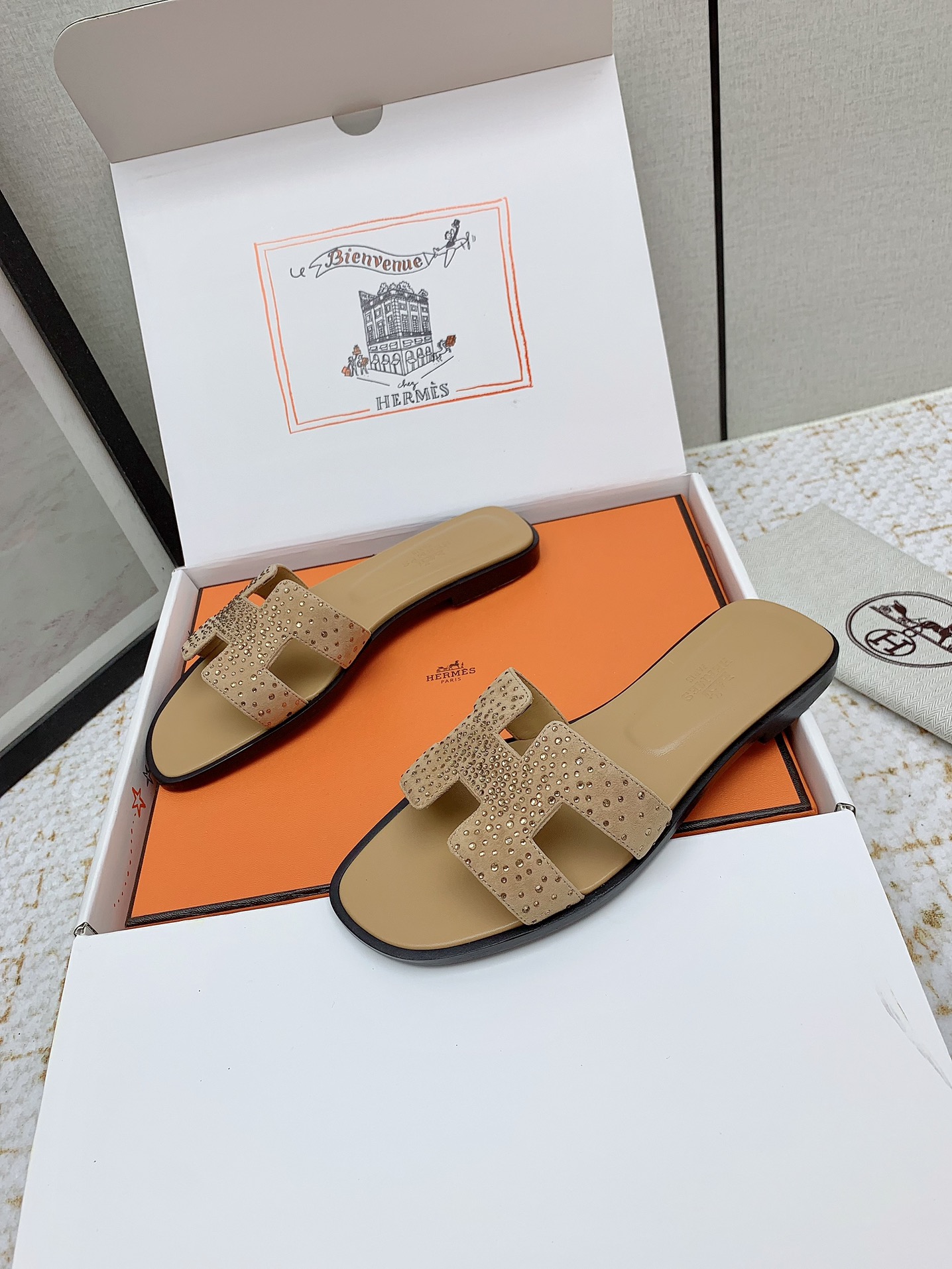 Hermes Oran Sandal: Iconic Style & Luxury Slides for Women (Sizes 35-42) 8 i1750231568 3457 1