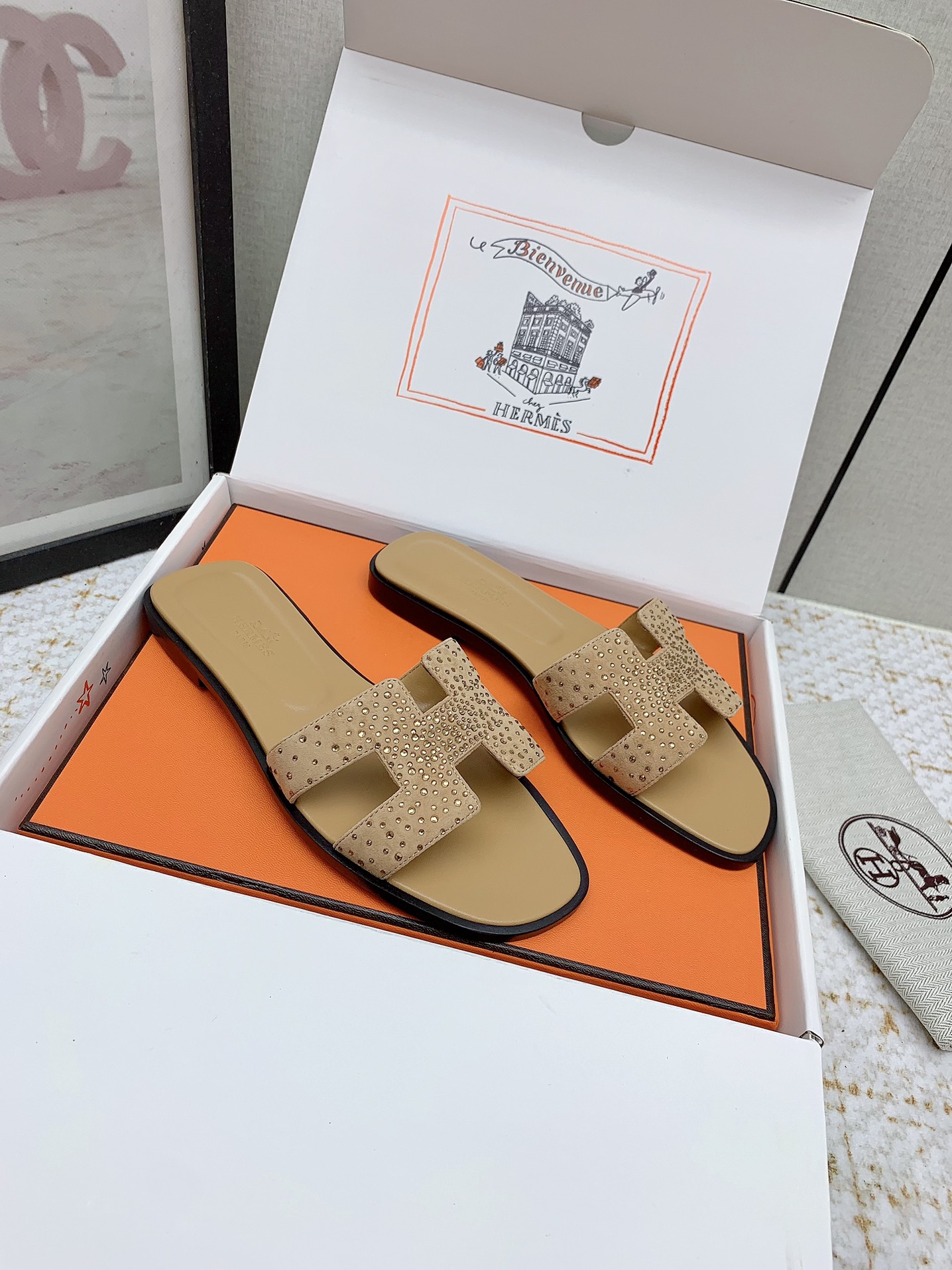 Hermes Oran Sandal: Iconic Style & Luxury Slides for Women (Sizes 35-42) 2 i1750231568 6559 8