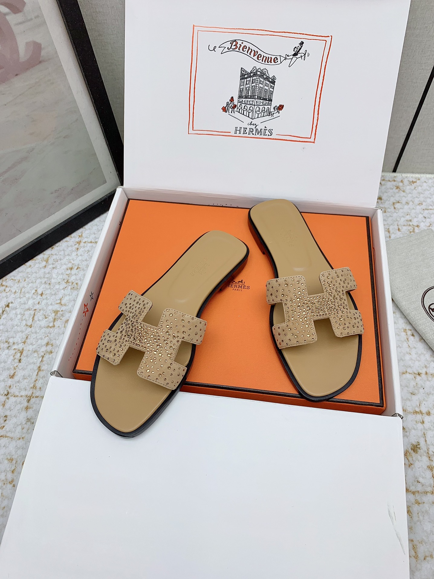 Hermes Oran Sandal: Iconic Style & Luxury Slides for Women (Sizes 35-42) 5 i1750231568 9735 4