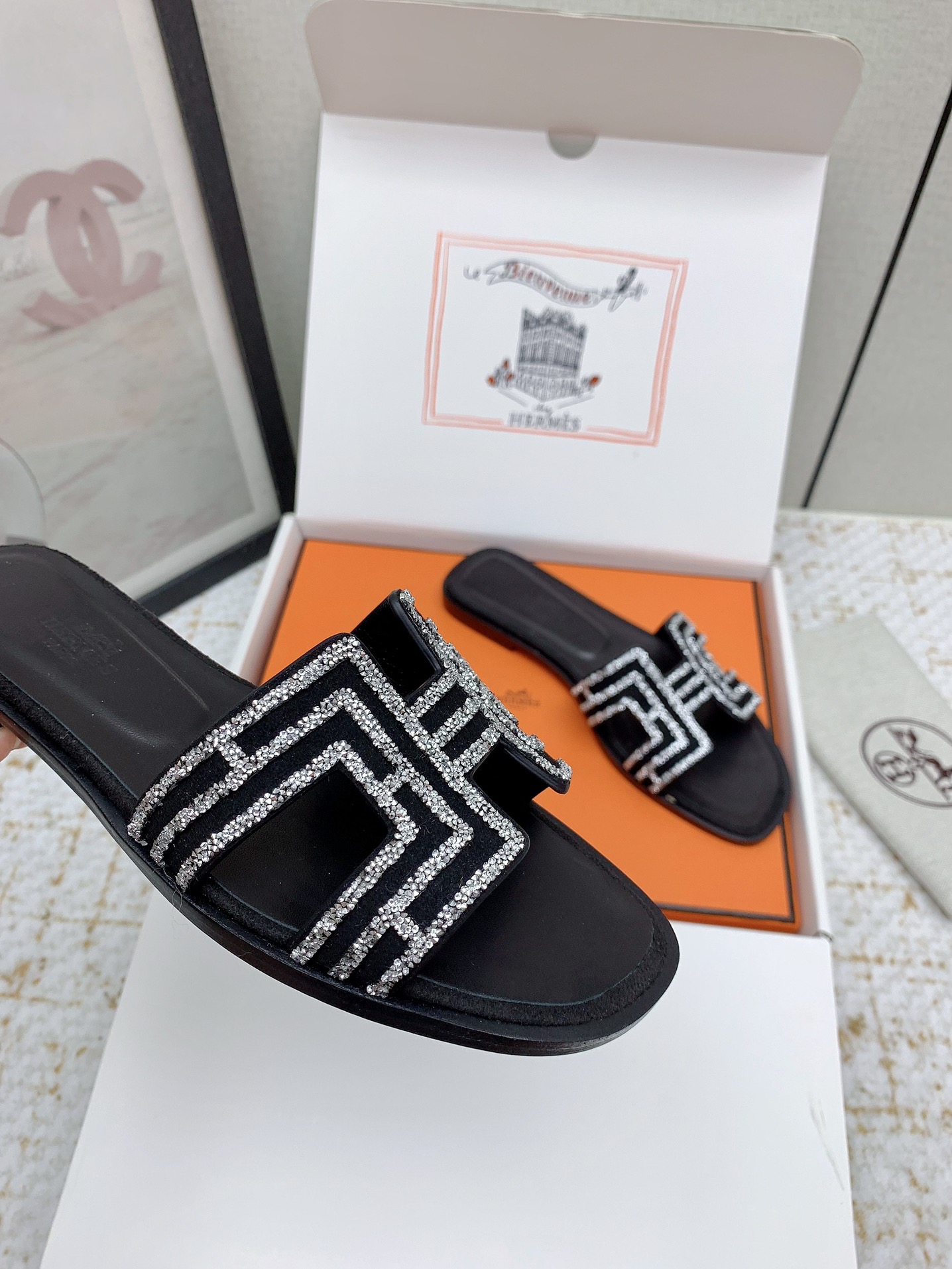 Elegant Hermès Oran Sandals - Classic Slides with Rhinestone Details 10 i1750231594 3475 8