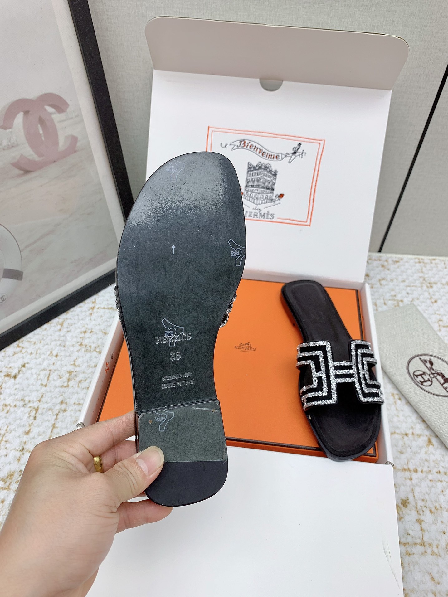Elegant Hermès Oran Sandals - Classic Slides with Rhinestone Details 9 i1750231594 5795 7