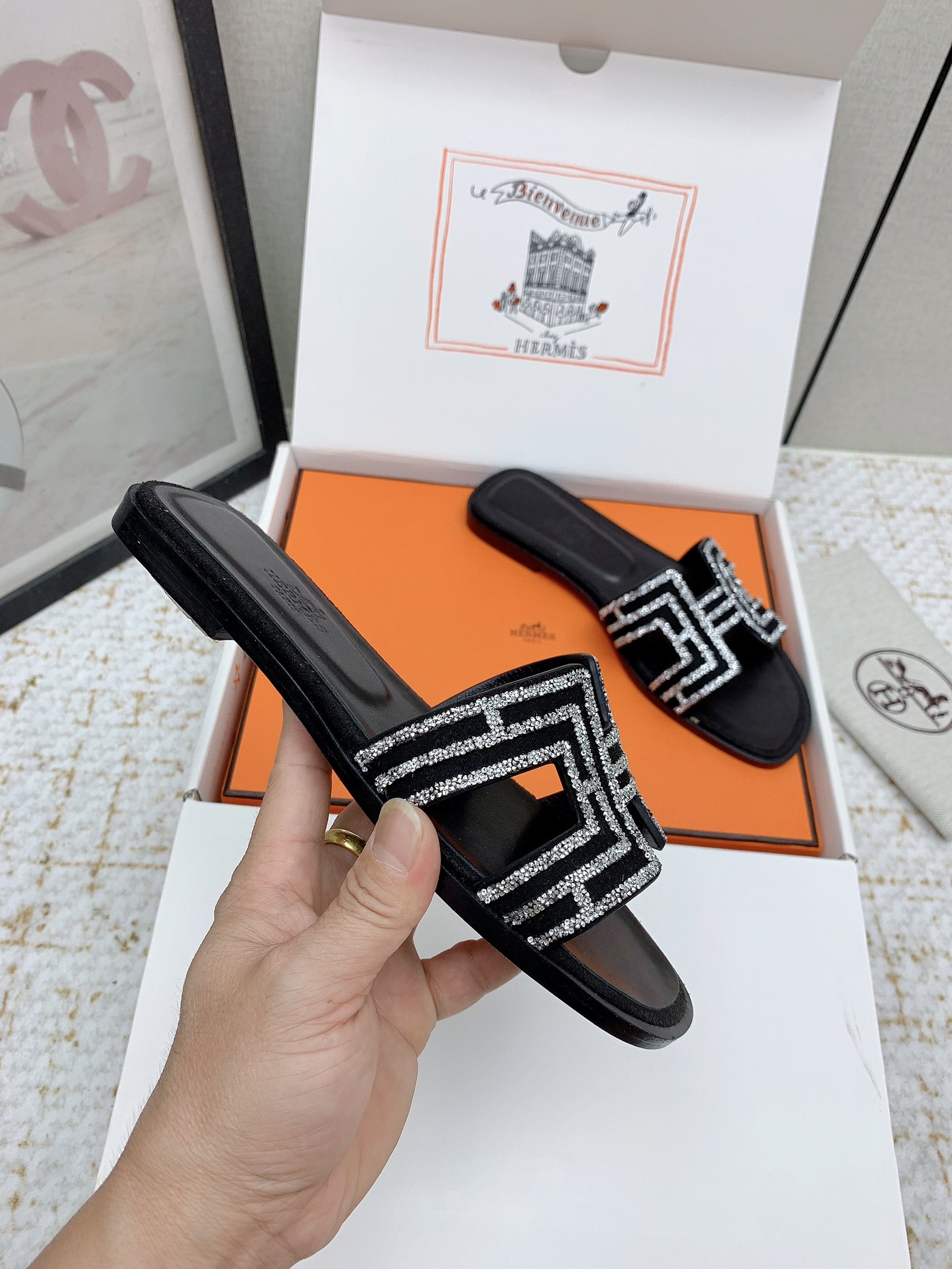Elegant Hermès Oran Sandals - Classic Slides with Rhinestone Details 6 i1750231594 9411 6