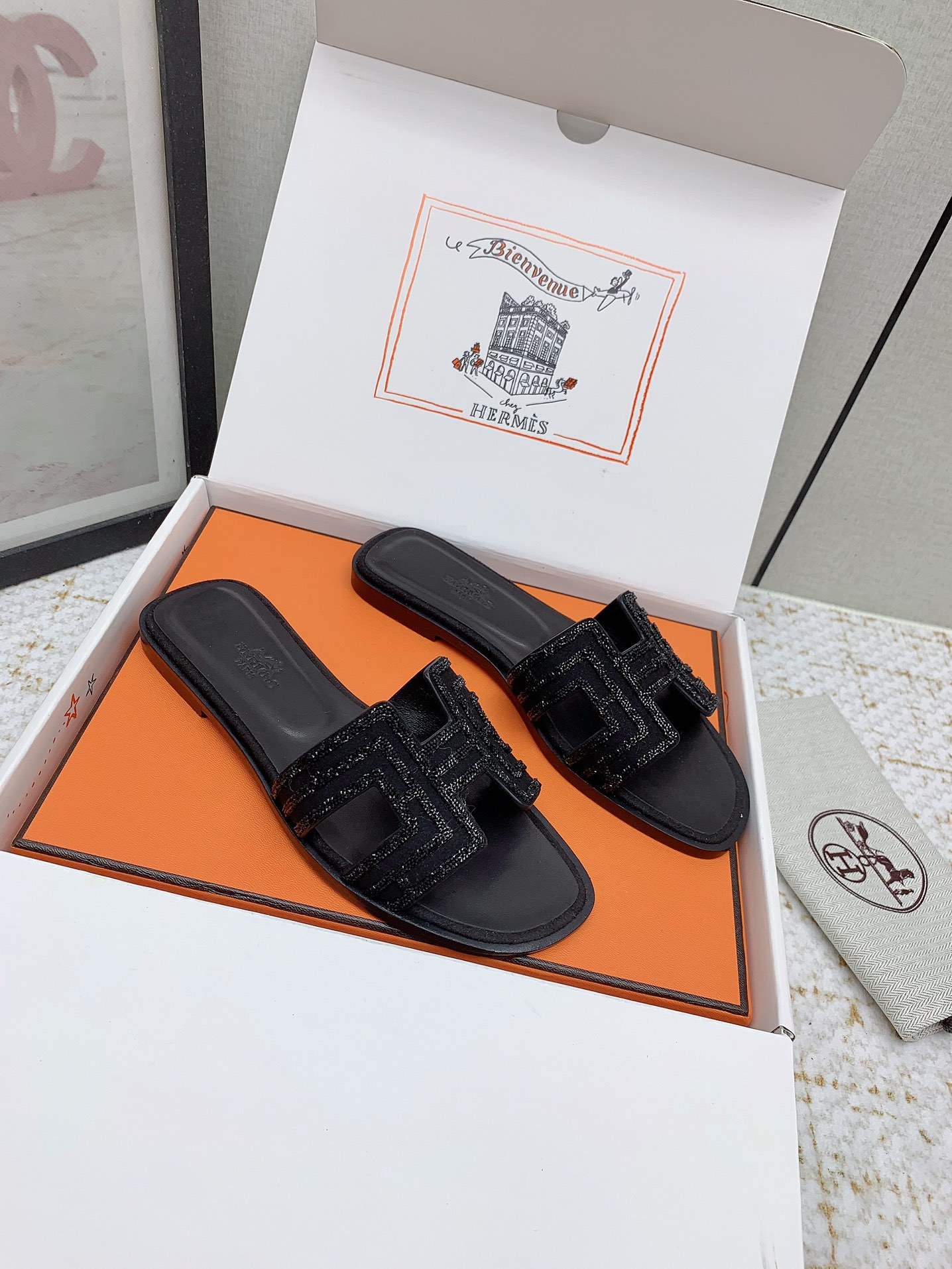 Elegant Oran Sandals - Designer Inspired Slides - Comfortable and Chic, Size 35-42 2 i1750231618 9011 6