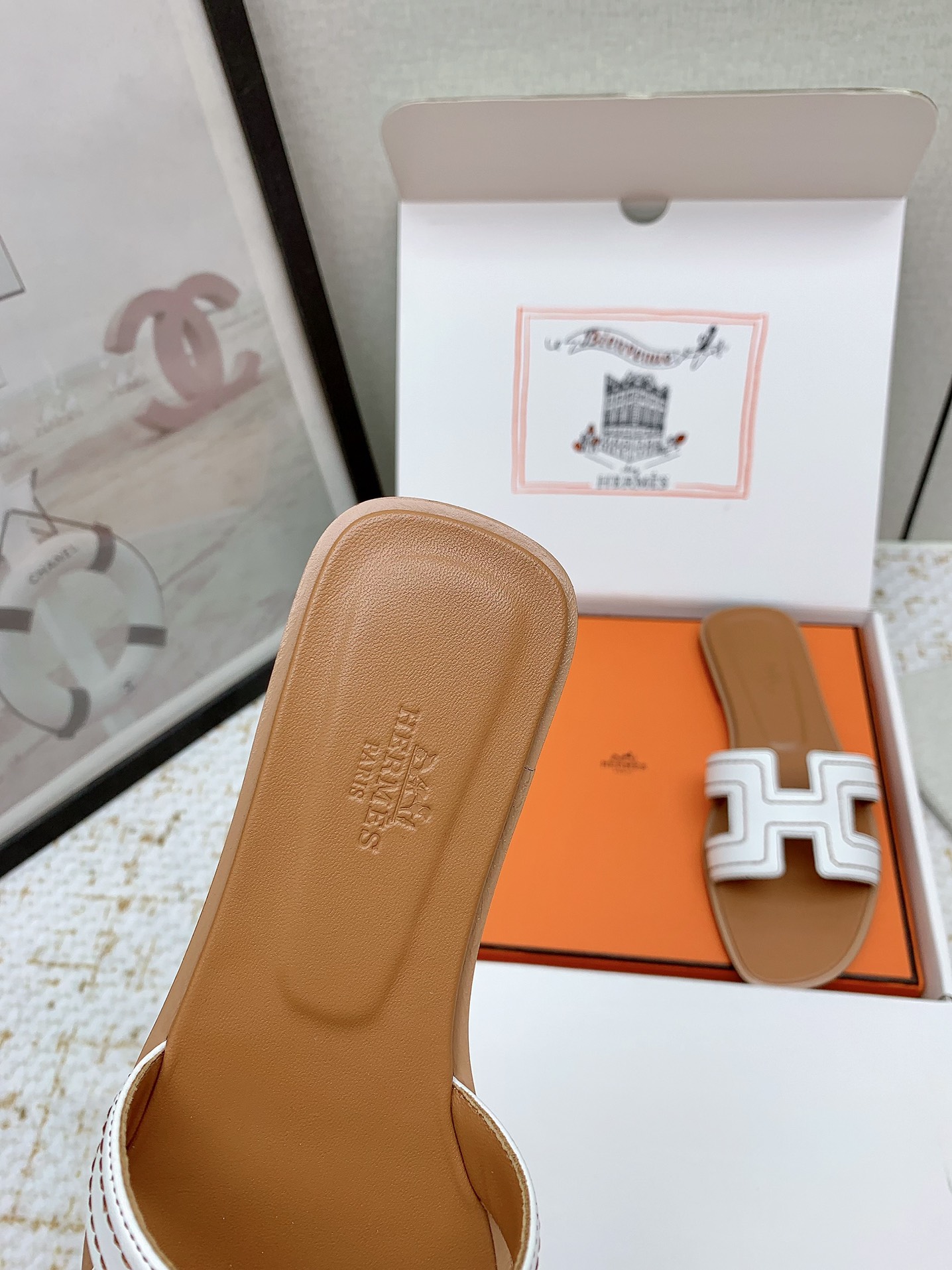 Hermès Oran Leather Sandals | Iconic Style & Comfort Slides for Women 6 i1750231861 2861 4