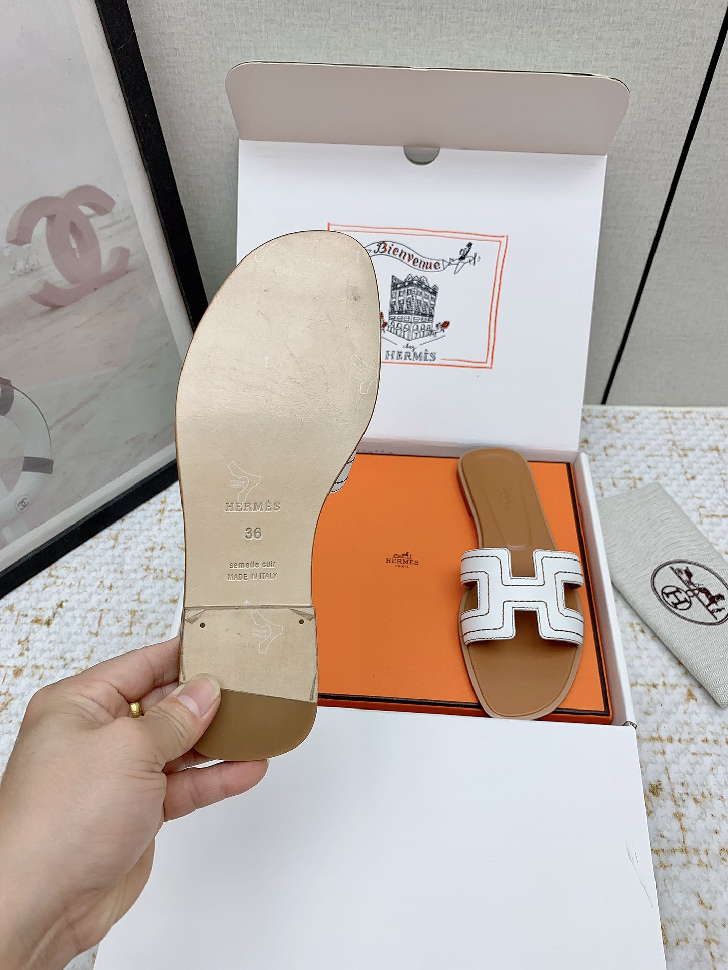 Hermès Oran Leather Sandals | Iconic Style & Comfort Slides for Women 7 i1750231861 5714 8