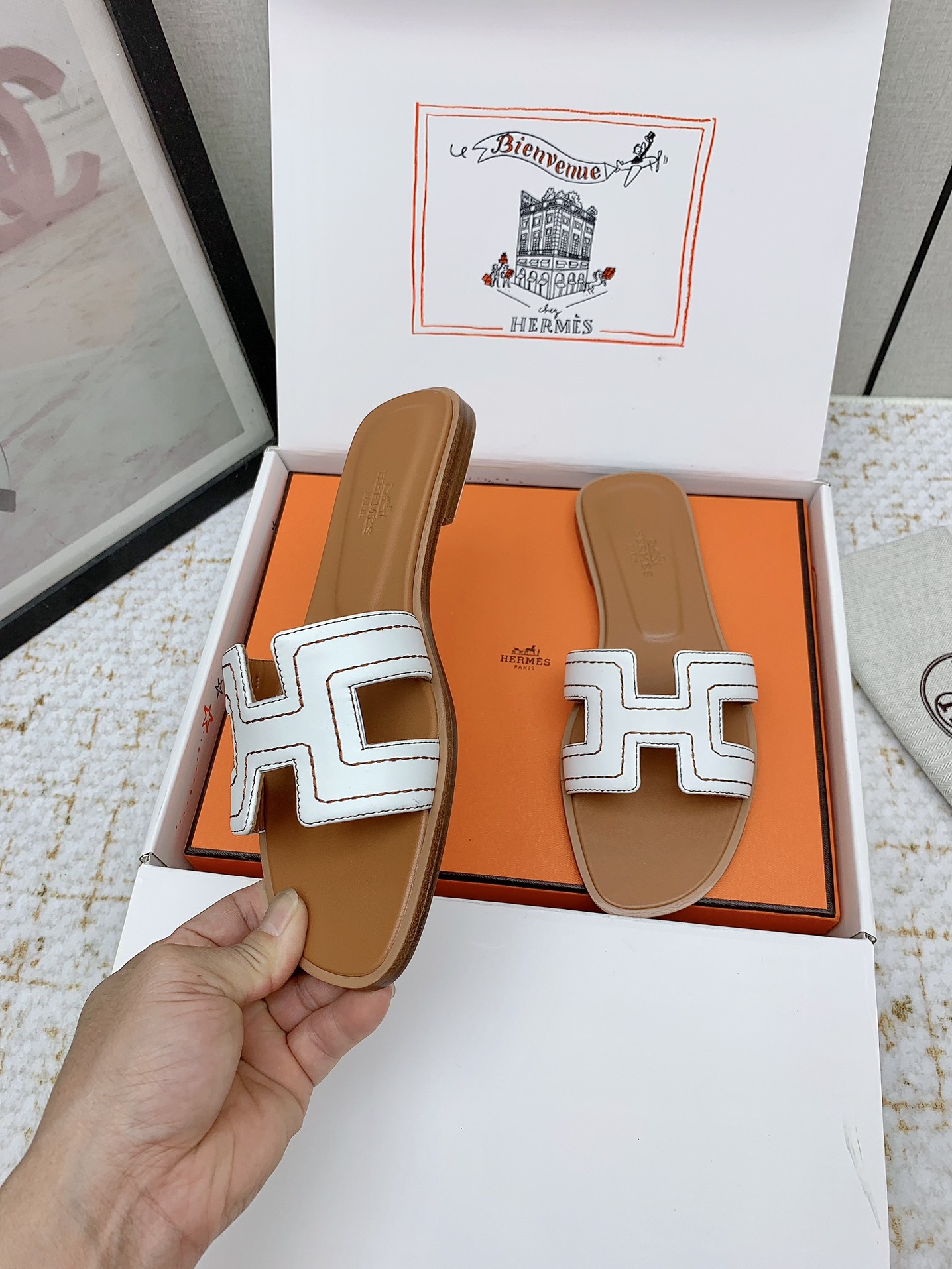 Hermès Oran Leather Sandals | Iconic Style & Comfort Slides for Women 4 i1750231861 8299 6