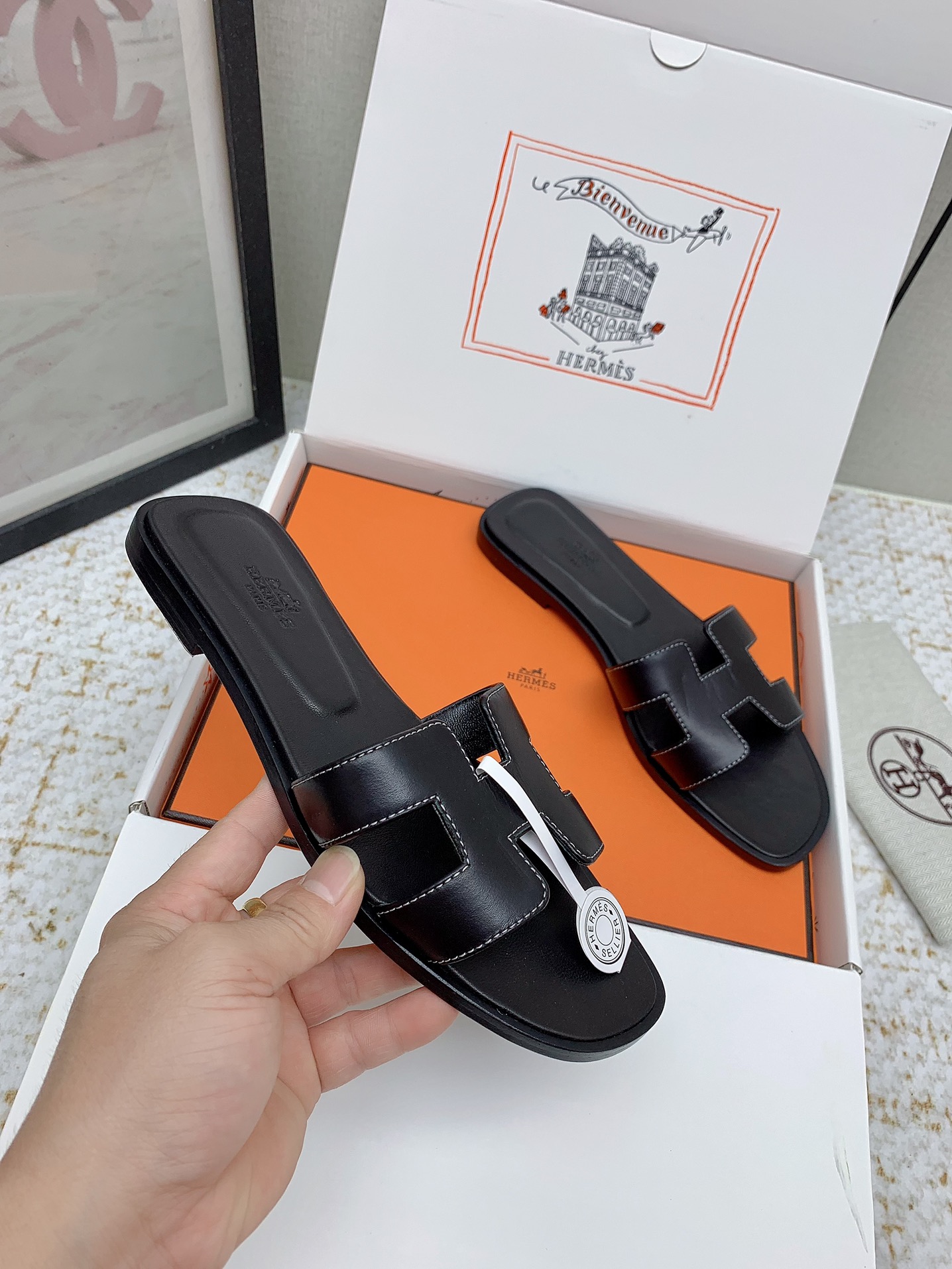 Hermes Oran Leather Flat Sandals Slides - Iconic Style and Comfort 6 i1750232432 1153 1