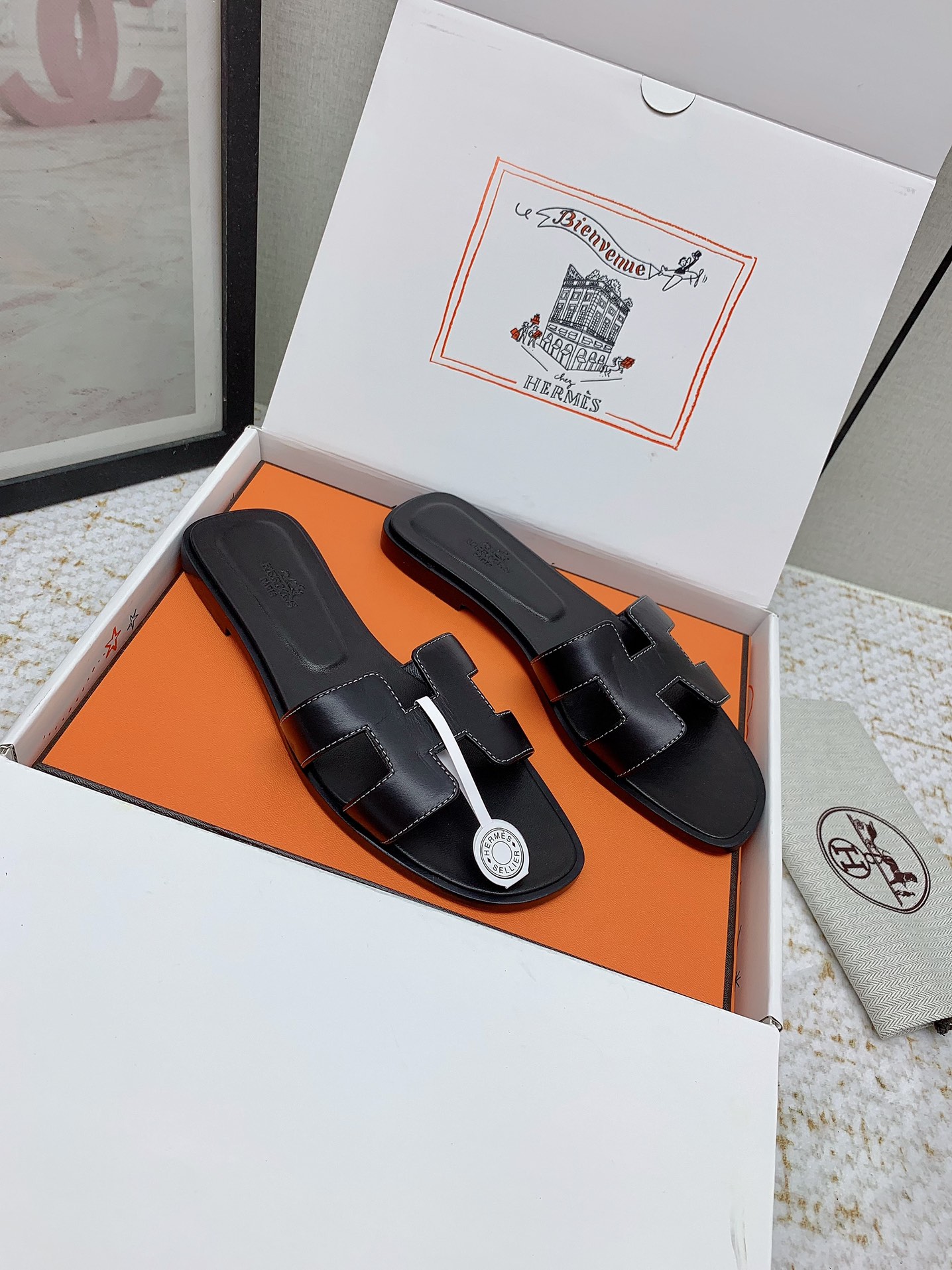 Hermes Oran Leather Flat Sandals Slides - Iconic Style and Comfort 2 i1750232432 737 6