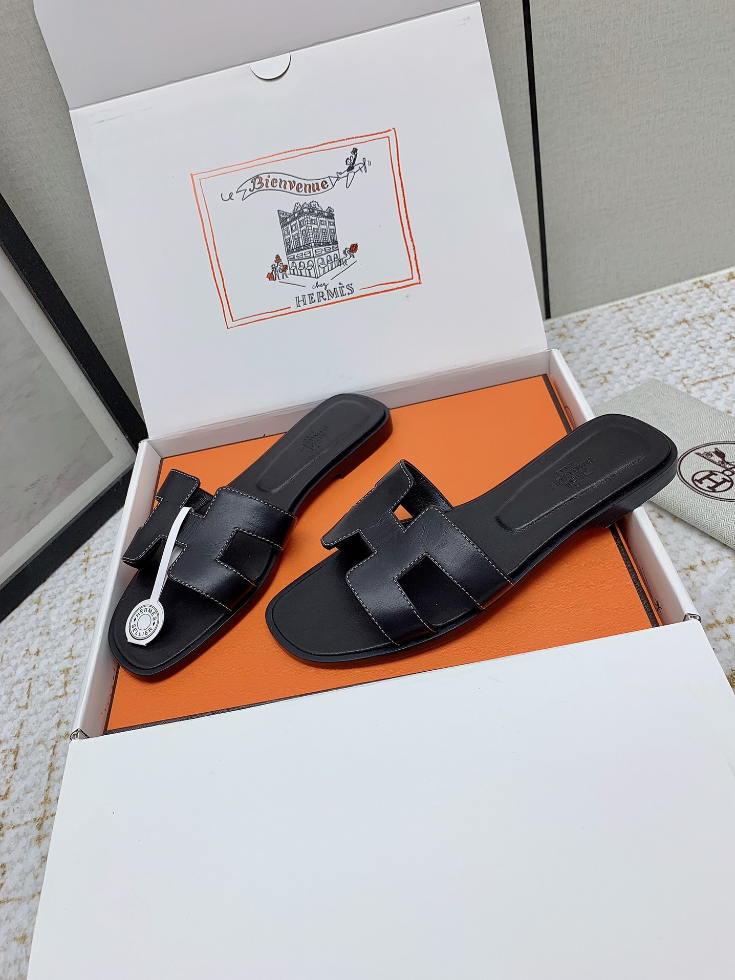 Hermes Oran Leather Flat Sandals Slides - Iconic Style and Comfort 4 i1750232433 5333 7